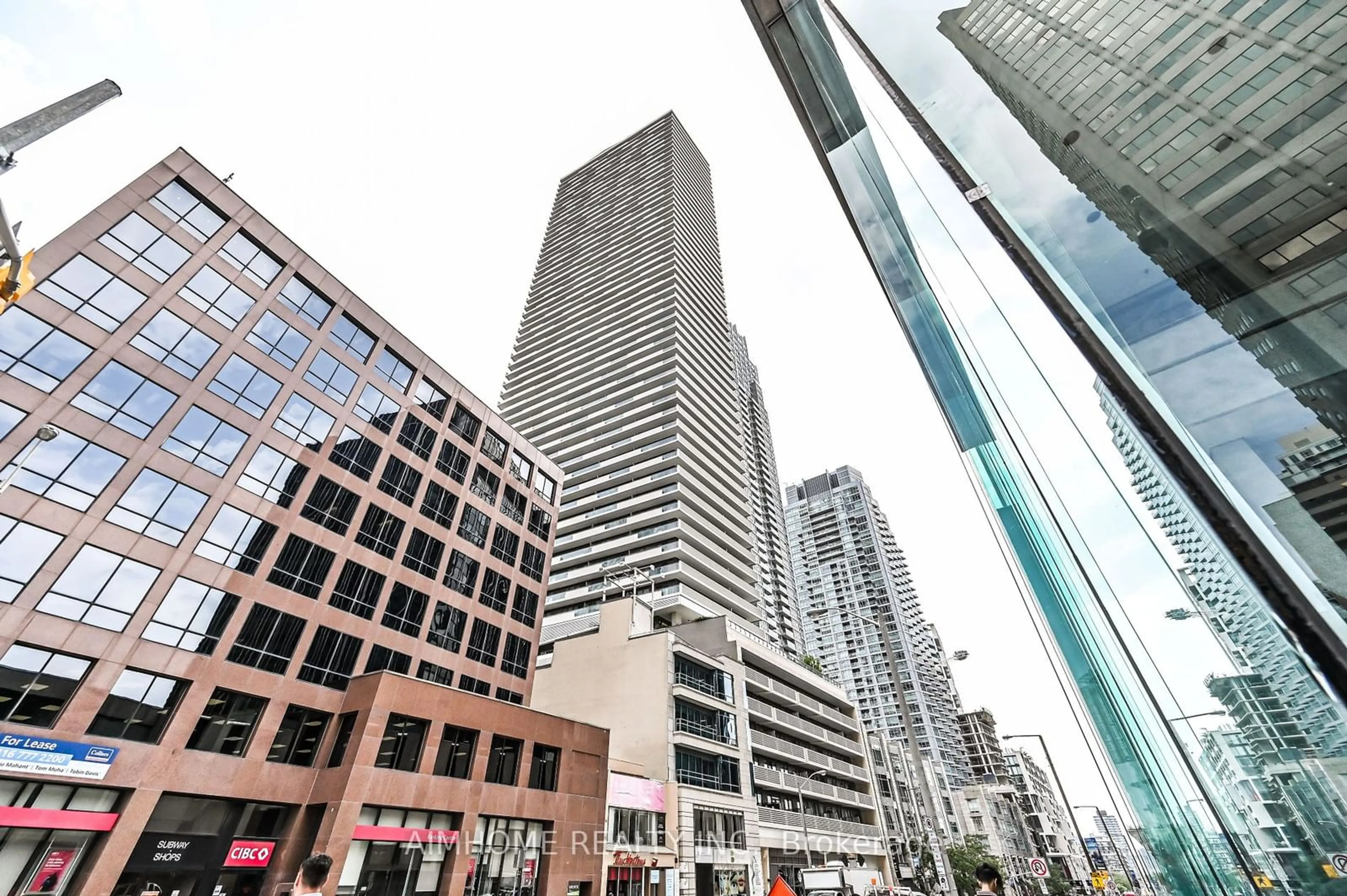 A pic from exterior of the house or condo for 2221 Yonge St #2805, Toronto Ontario M4S 2B4