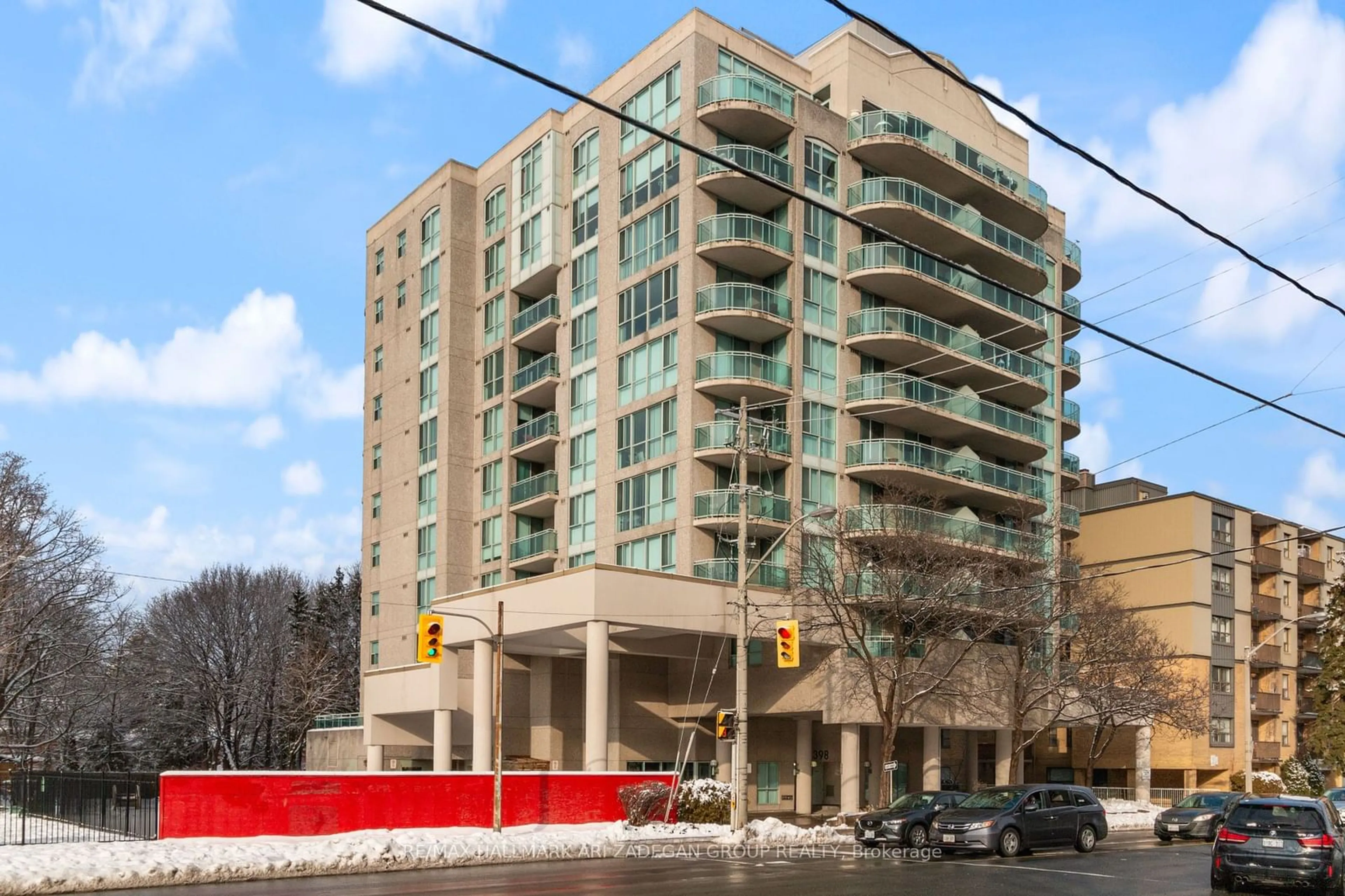 A pic from exterior of the house or condo for 398 Eglinton Ave ##611, Toronto Ontario M4P 3H8