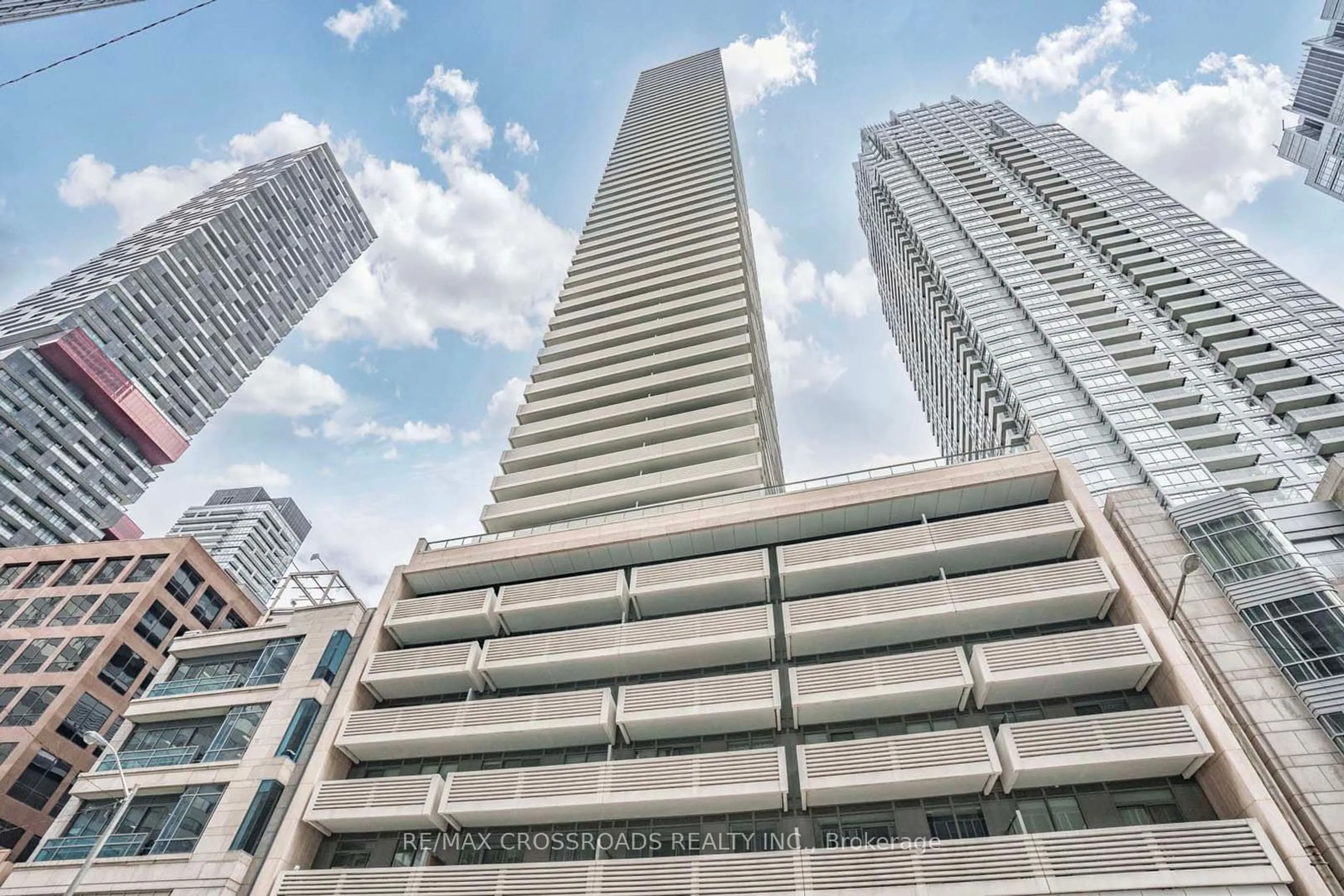 A pic from exterior of the house or condo for 2221 YONGE St #1404, Toronto Ontario M4S 0B8