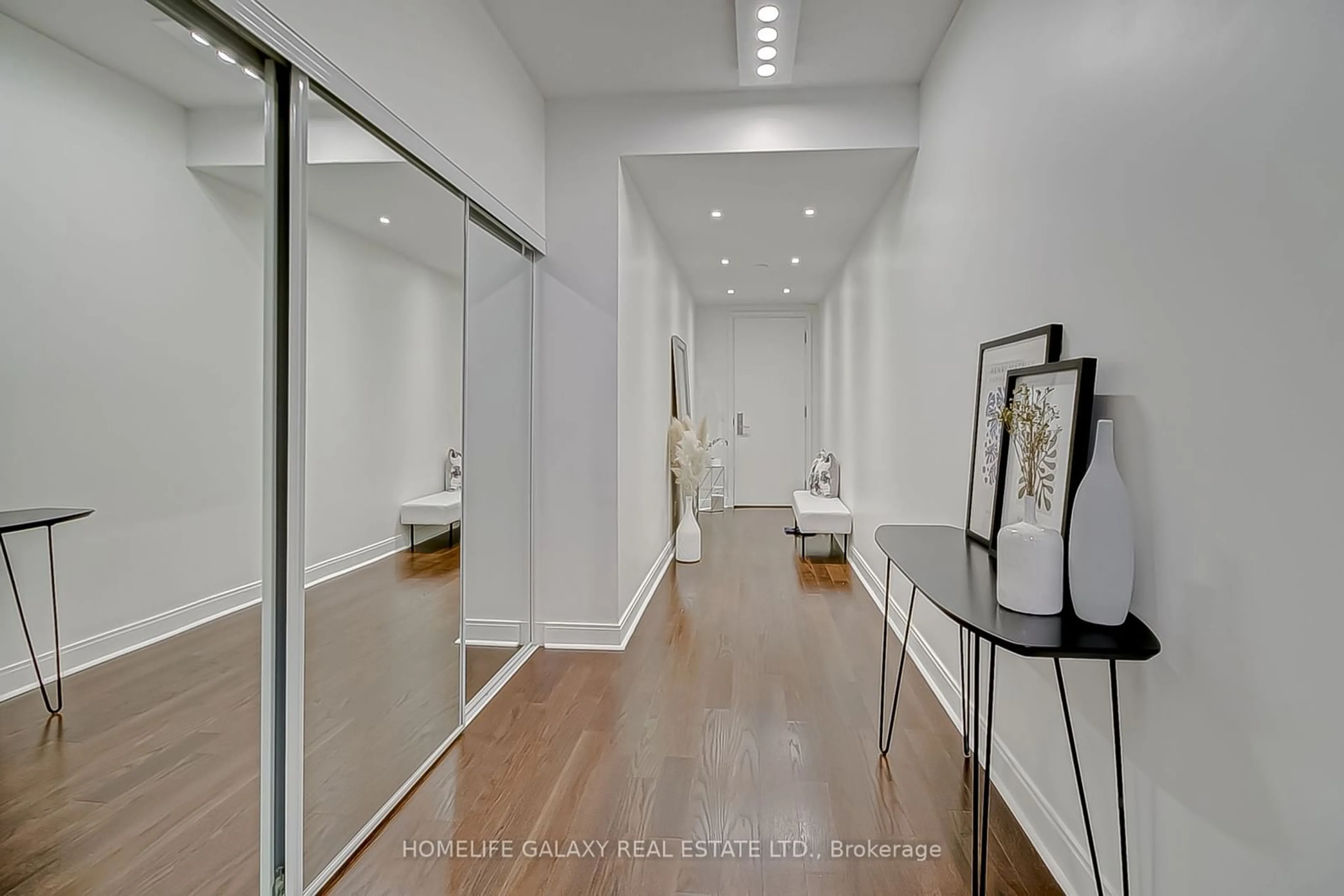 Indoor foyer for 1 Scott St #304, Toronto Ontario M5E 1A1