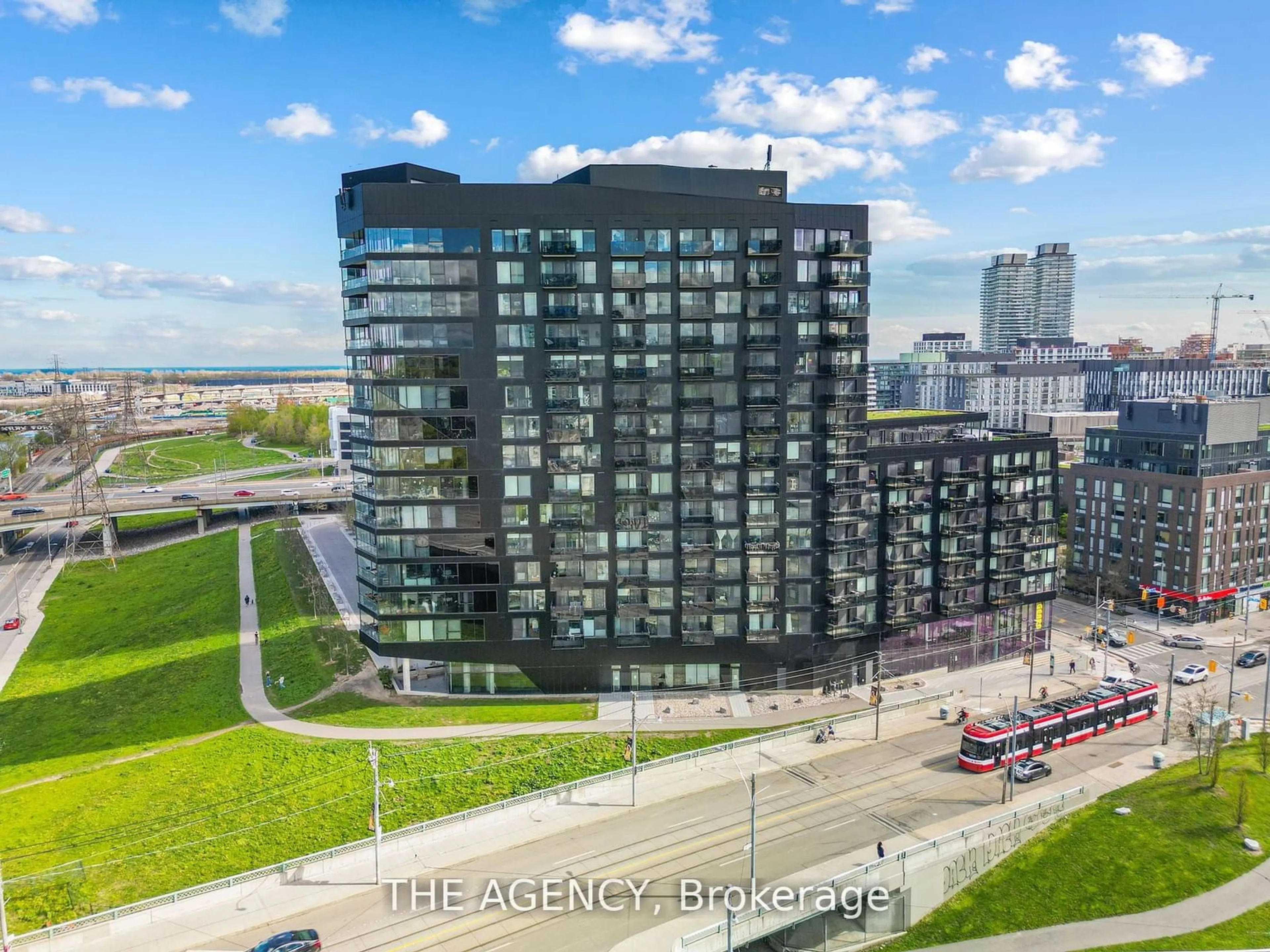 A pic from exterior of the house or condo for 51 Trolley Cres #624, Toronto Ontario M5A 0E9