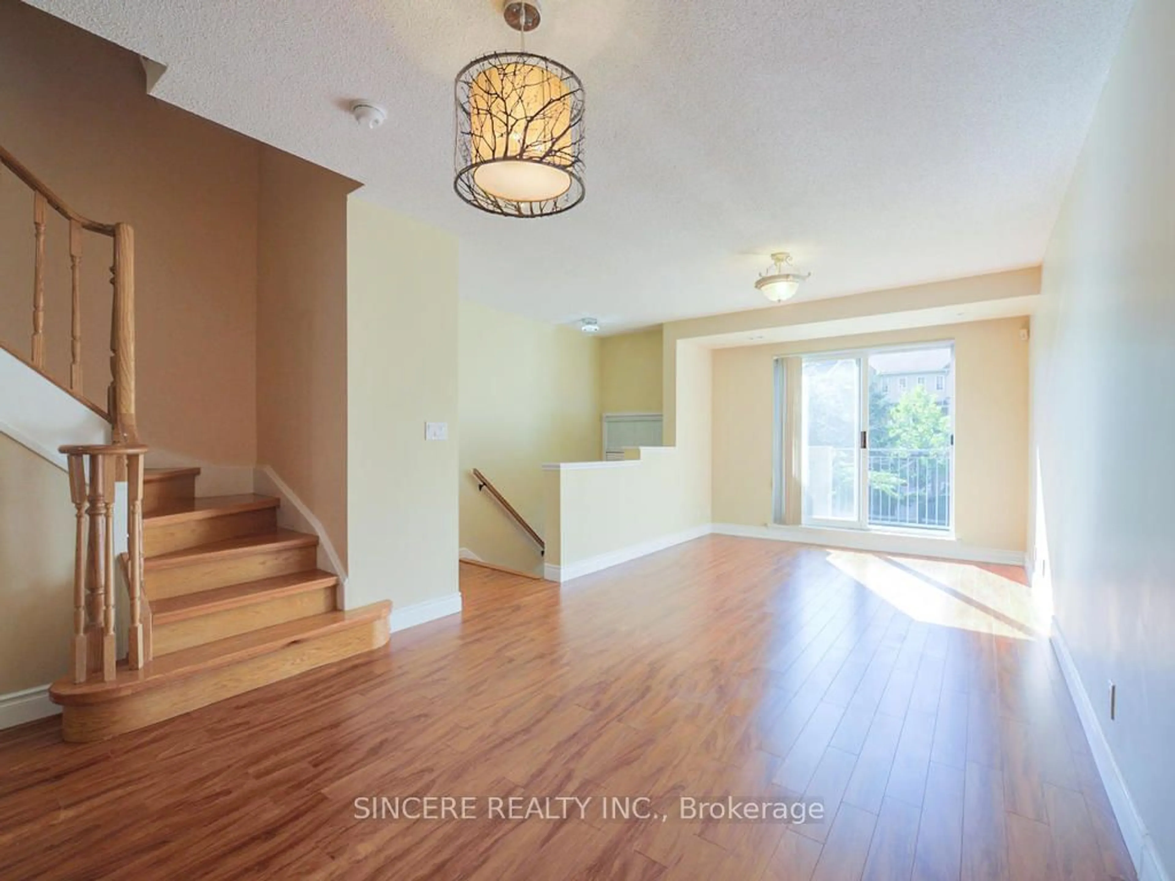 Indoor entryway for 28 Sommerset Way #1237, Toronto Ontario M2N 6W7