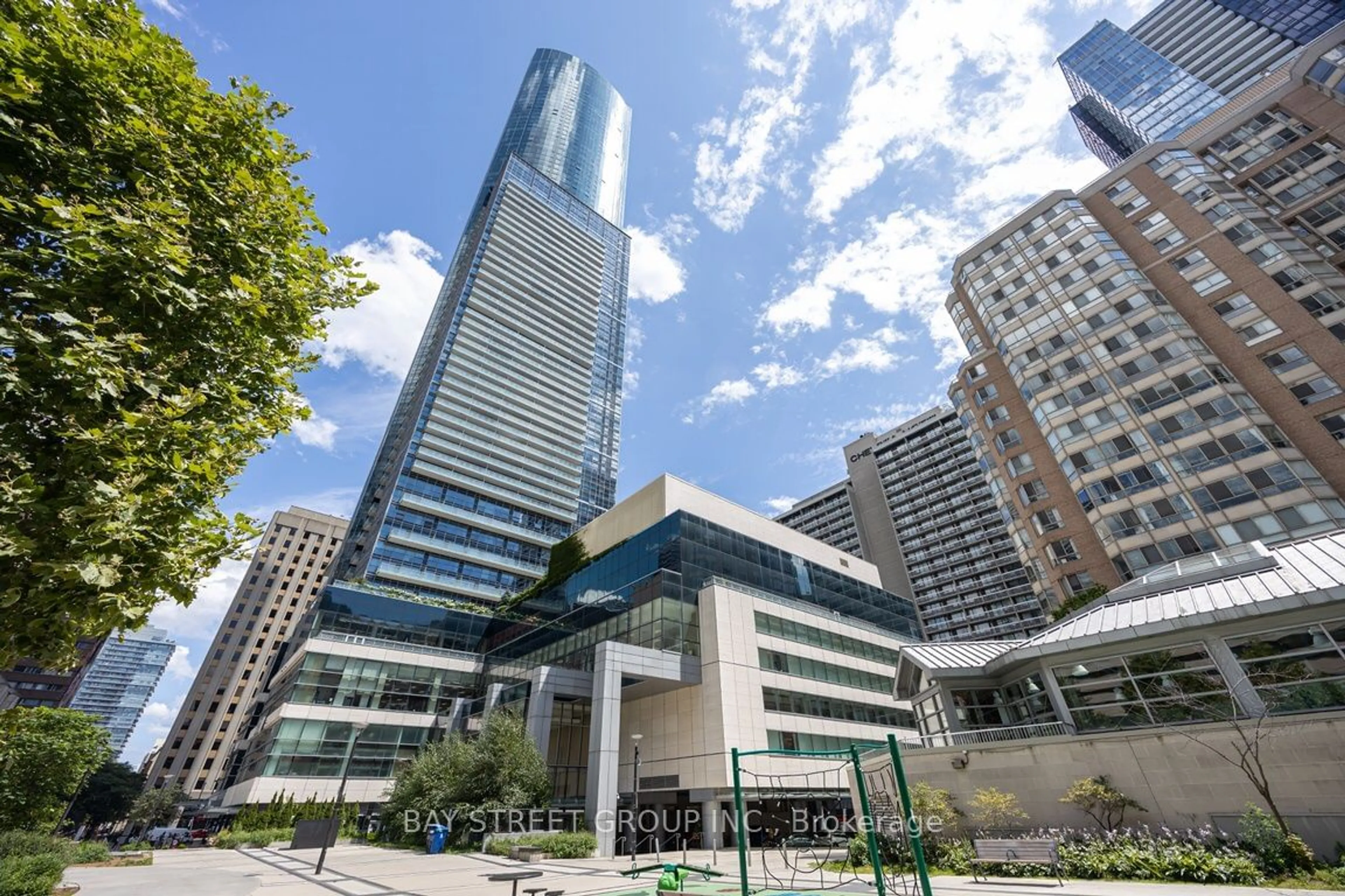 A pic from exterior of the house or condo for 386 Yonge St #1411, Toronto Ontario M5B 0A5