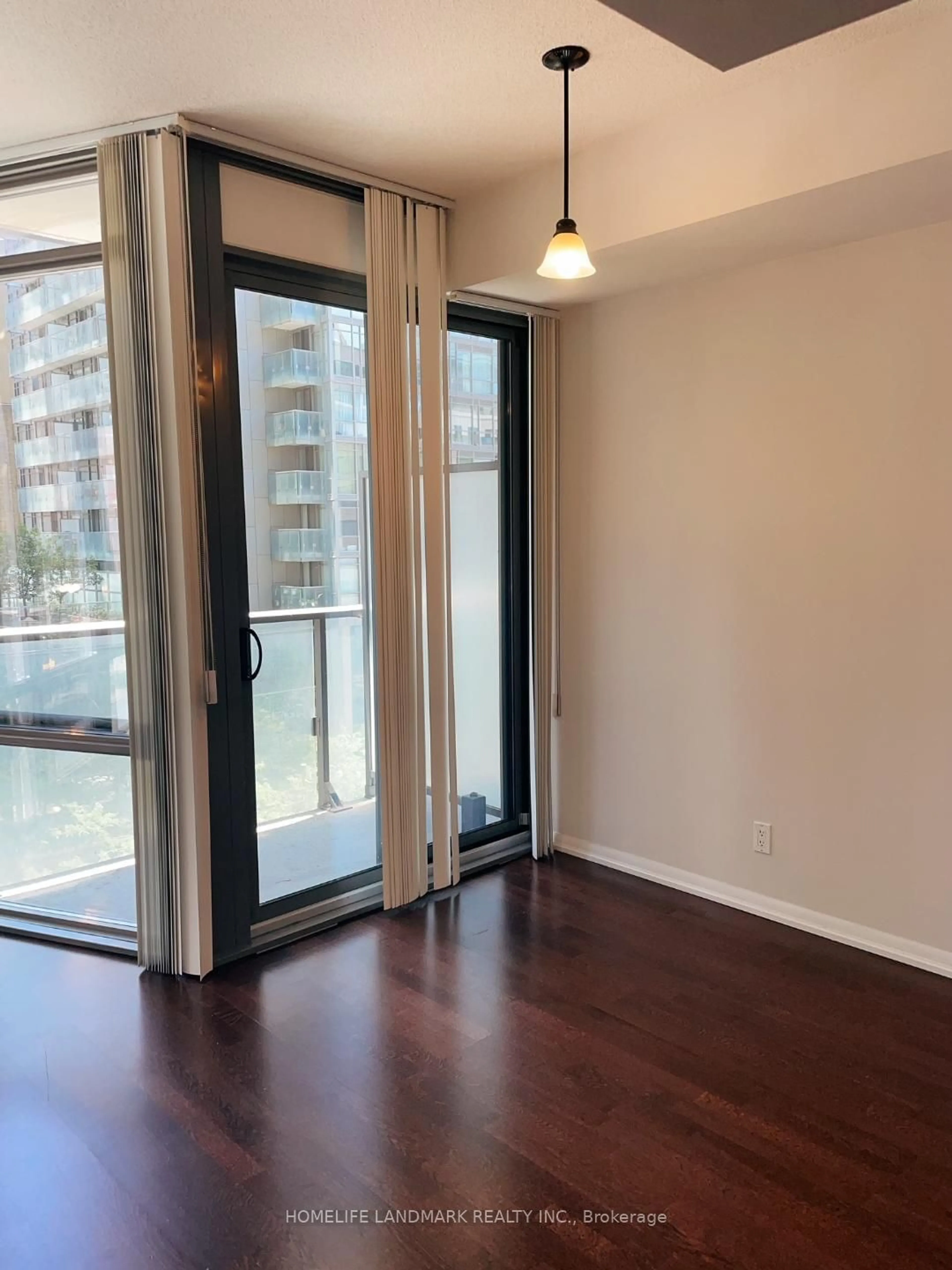 A pic of a room for 832 Bay St #407, Toronto Ontario M5S 1Z6