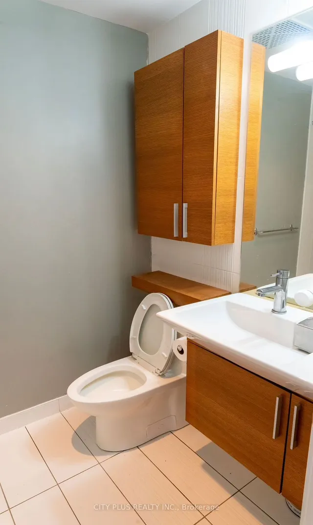 Additional property image - 25 Capreol Crt Unit 2902