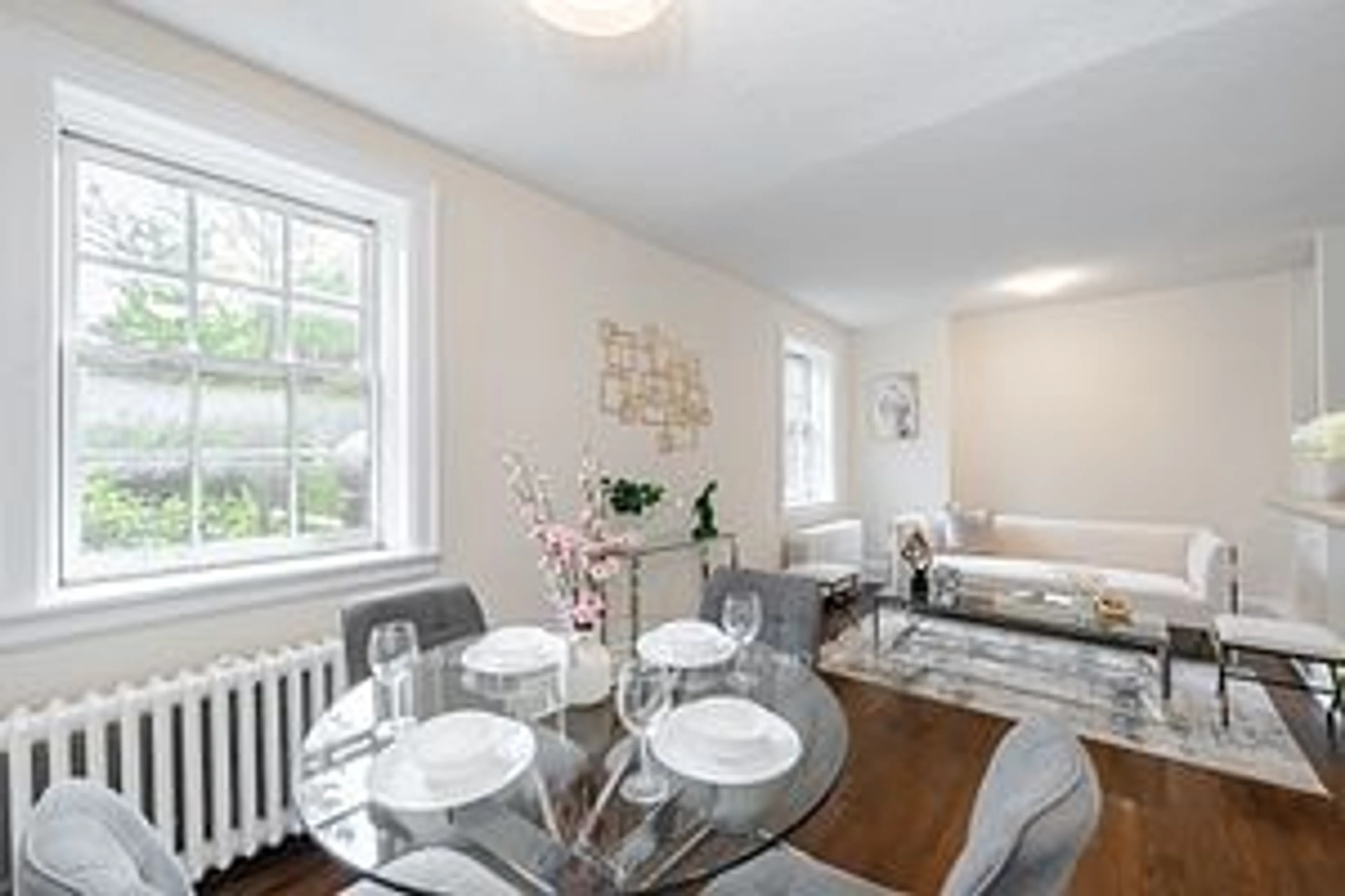 Dining room for 480 Oriole Pkwy #200, Toronto Ontario M5P 2H8