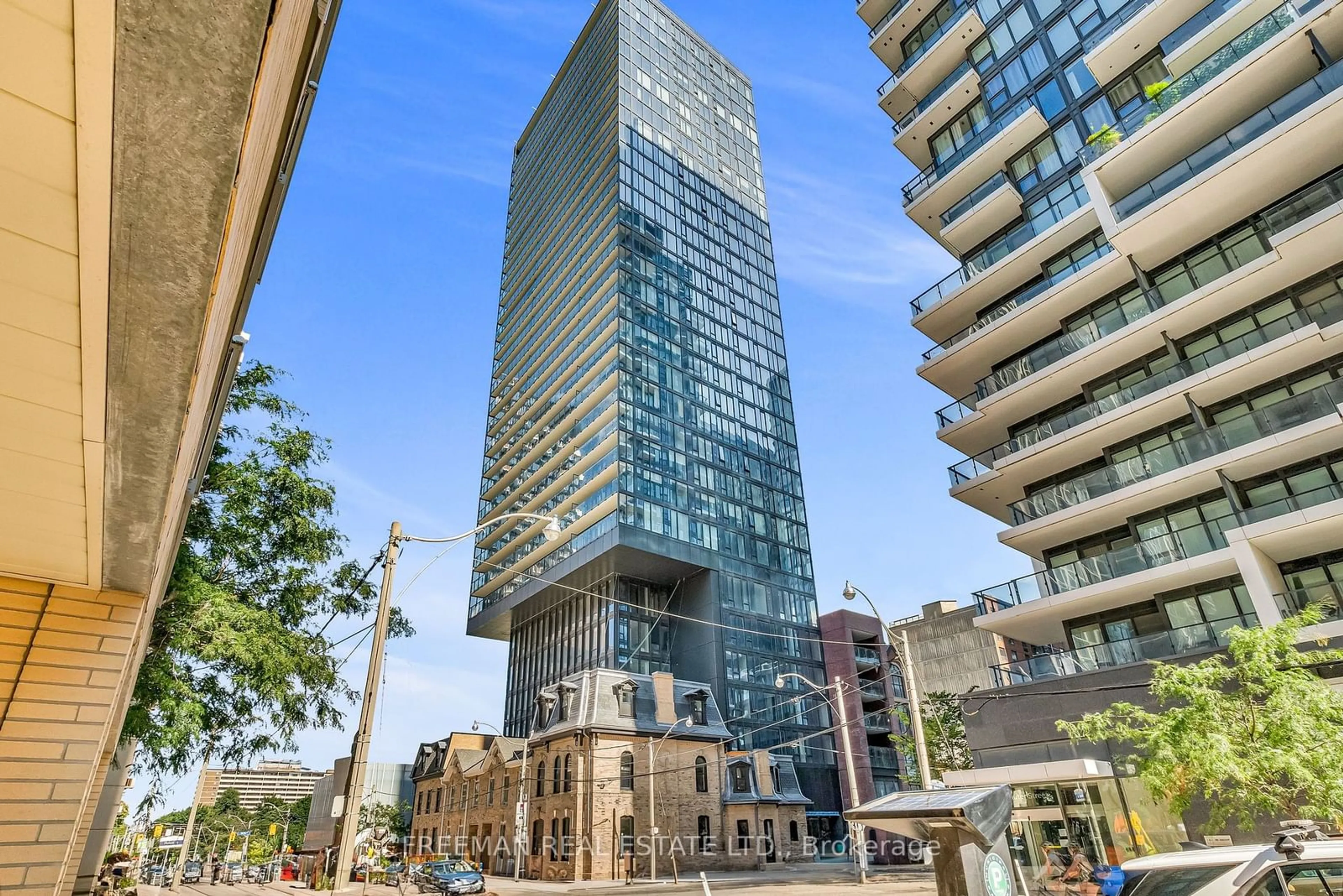A pic from exterior of the house or condo for 47 Mutual St #2702, Toronto Ontario M5B 0C6