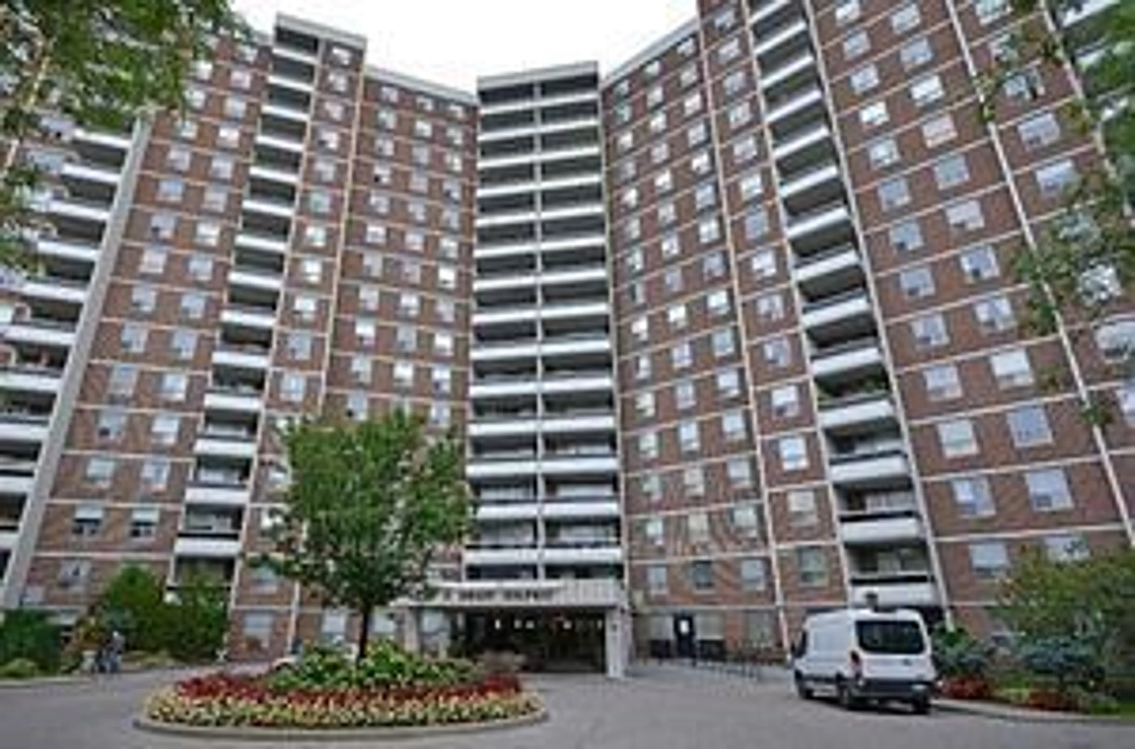 A pic from exterior of the house or condo for 5 Shady Golfway Rd #514, Toronto Ontario M3C 3A5