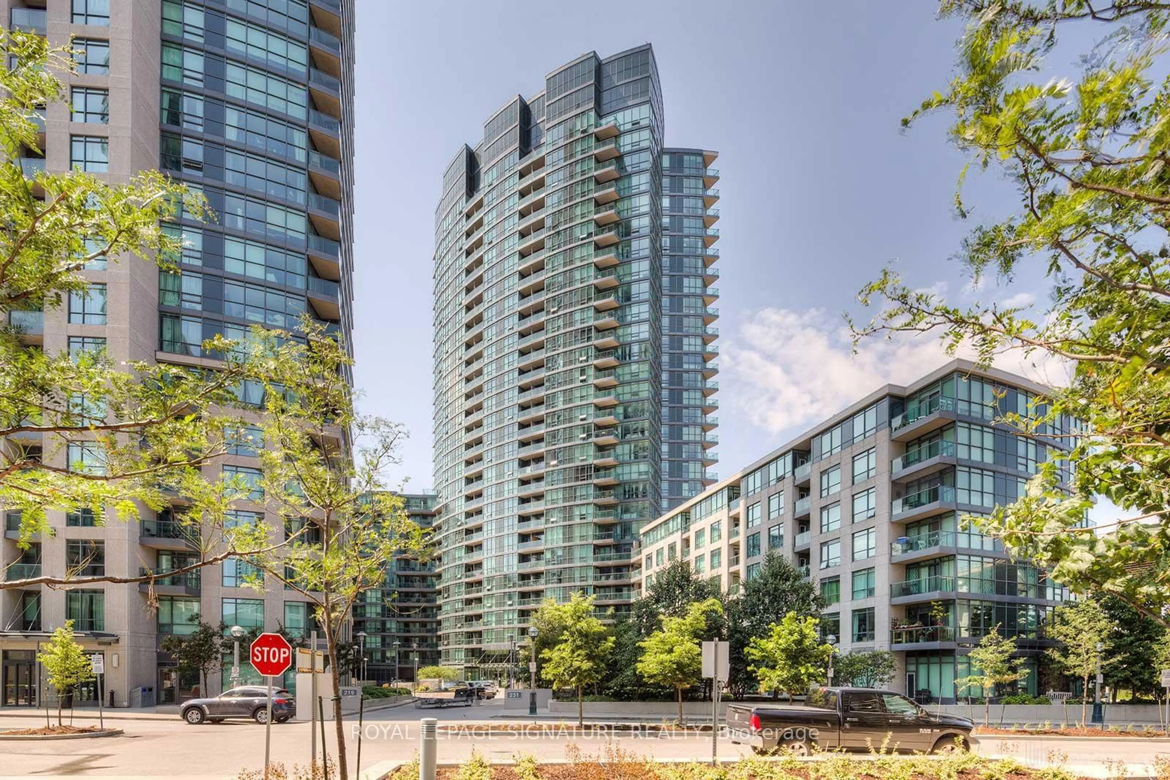 A pic from exterior of the house or condo for 231 Fort York Blvd #115, Toronto Ontario M5V 1A9