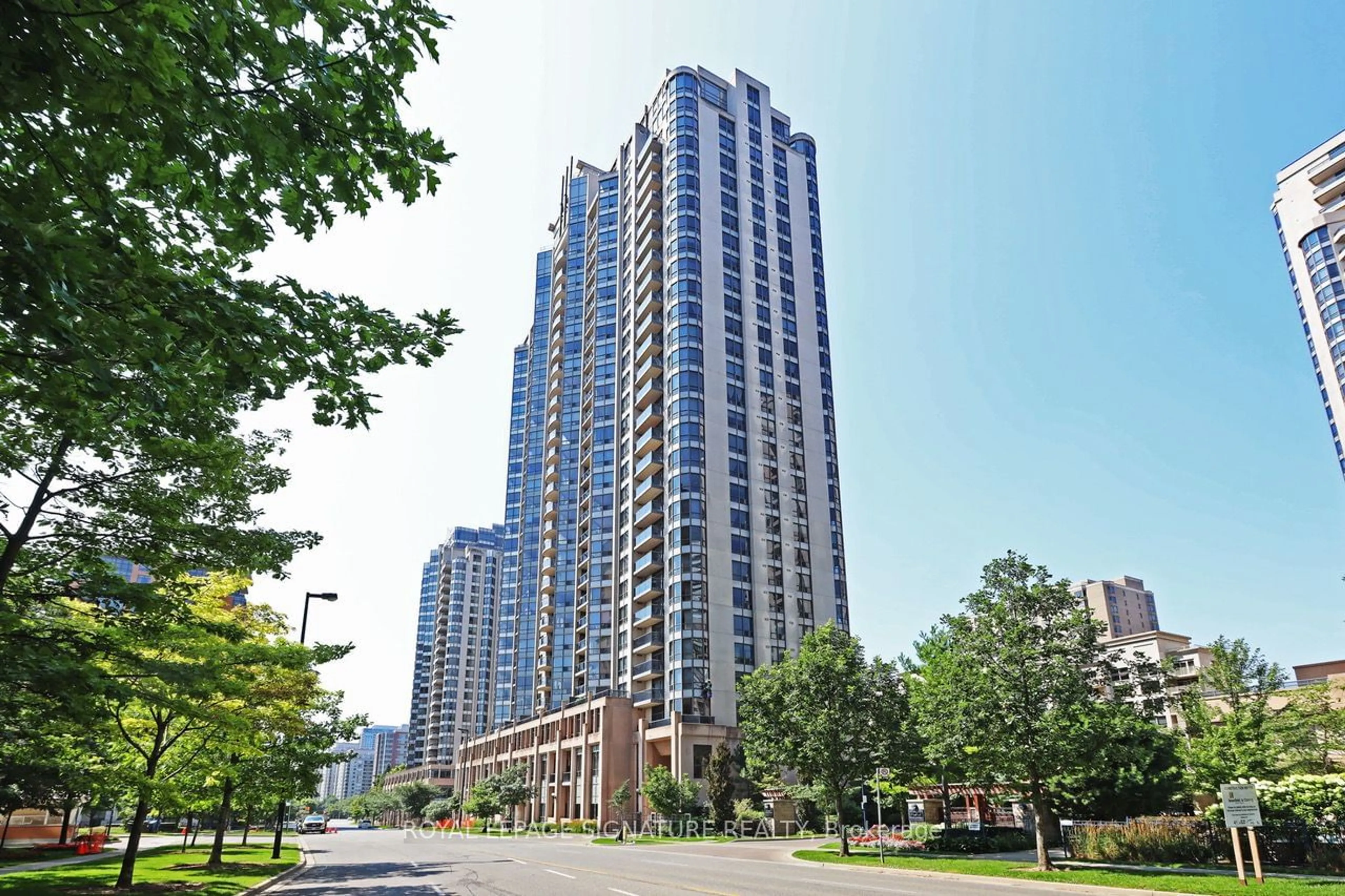 A pic from exterior of the house or condo for 10 Northtown Way #814, Toronto Ontario M3H 5S9