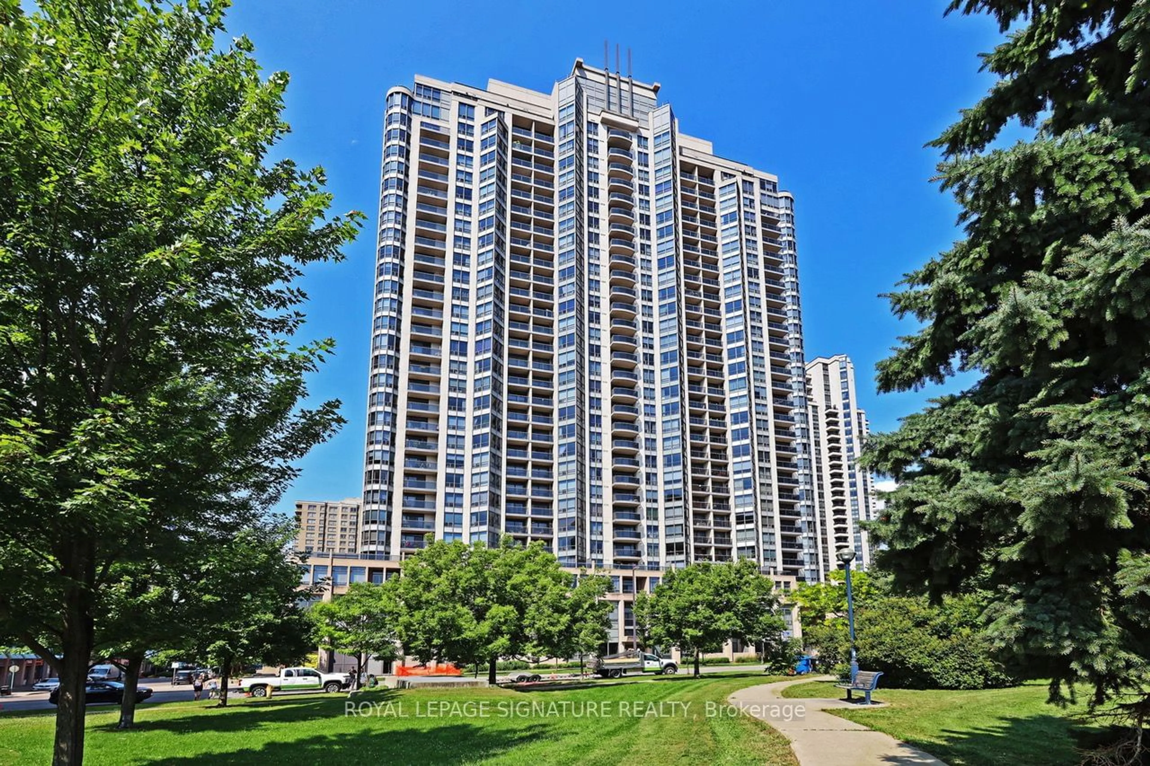 A pic from exterior of the house or condo for 10 Northtown Way #814, Toronto Ontario M3H 5S9