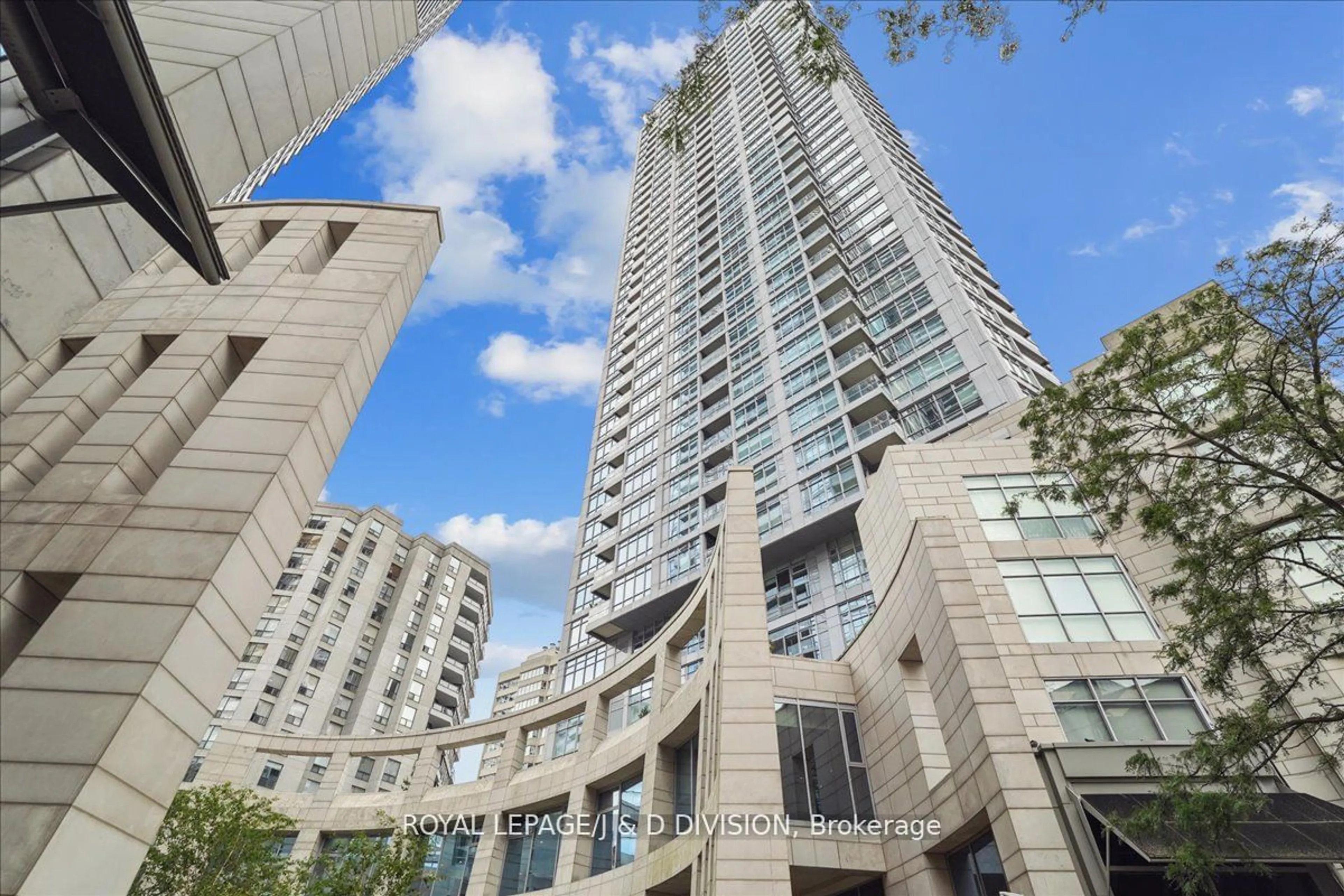 A pic from exterior of the house or condo for 2181 Yonge St #3402, Toronto Ontario M4S 3H7