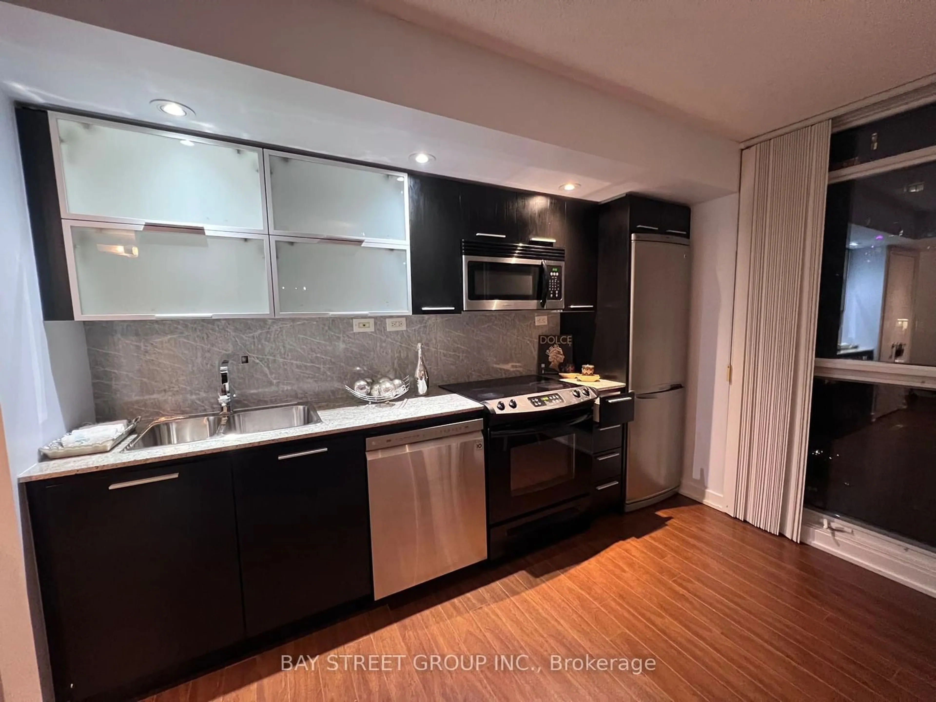 Standard kitchen for 25 Capreol Crt #1607, Toronto Ontario M5V 3Z7