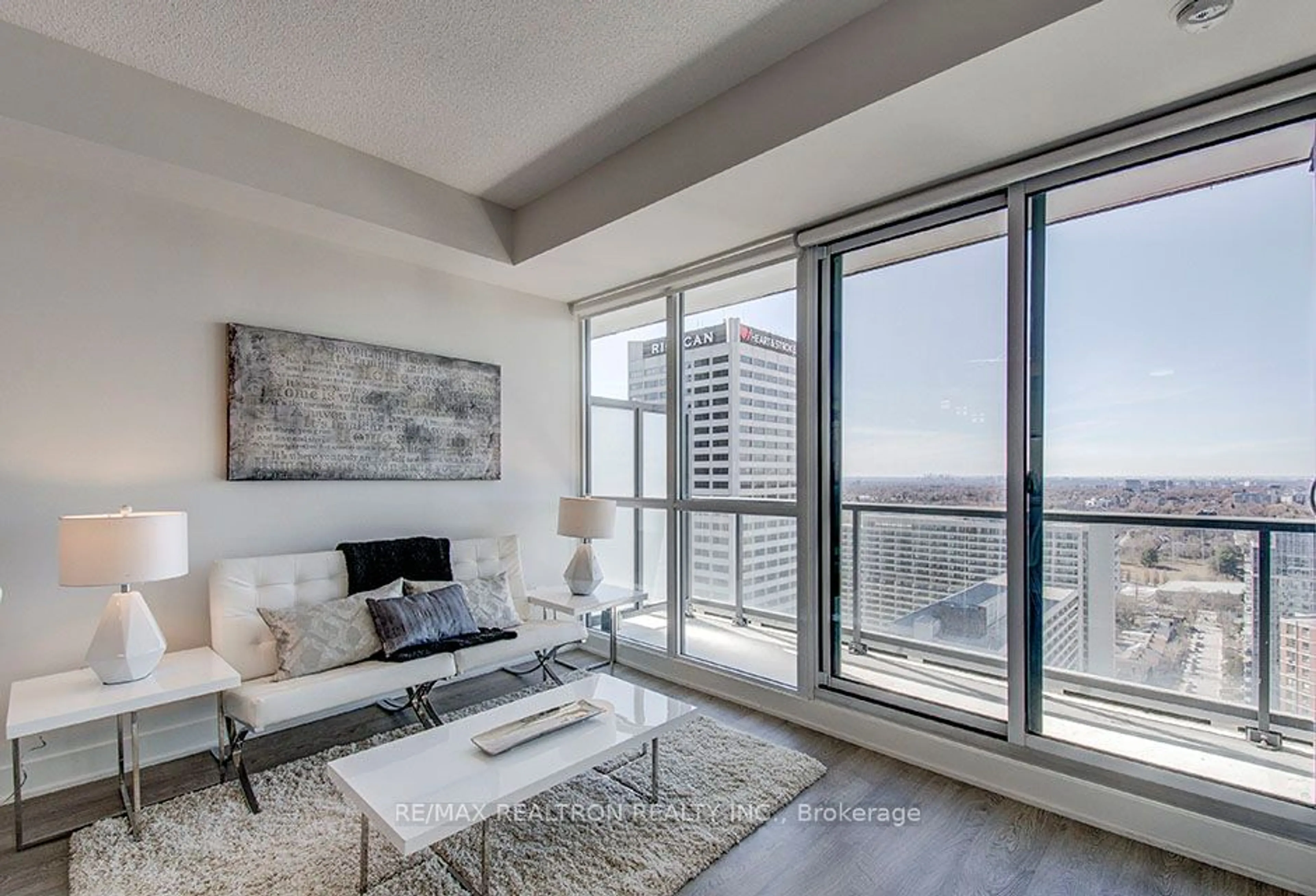 Living room for 30 Roehampton Ave #2804, Toronto Ontario M4P 0B9