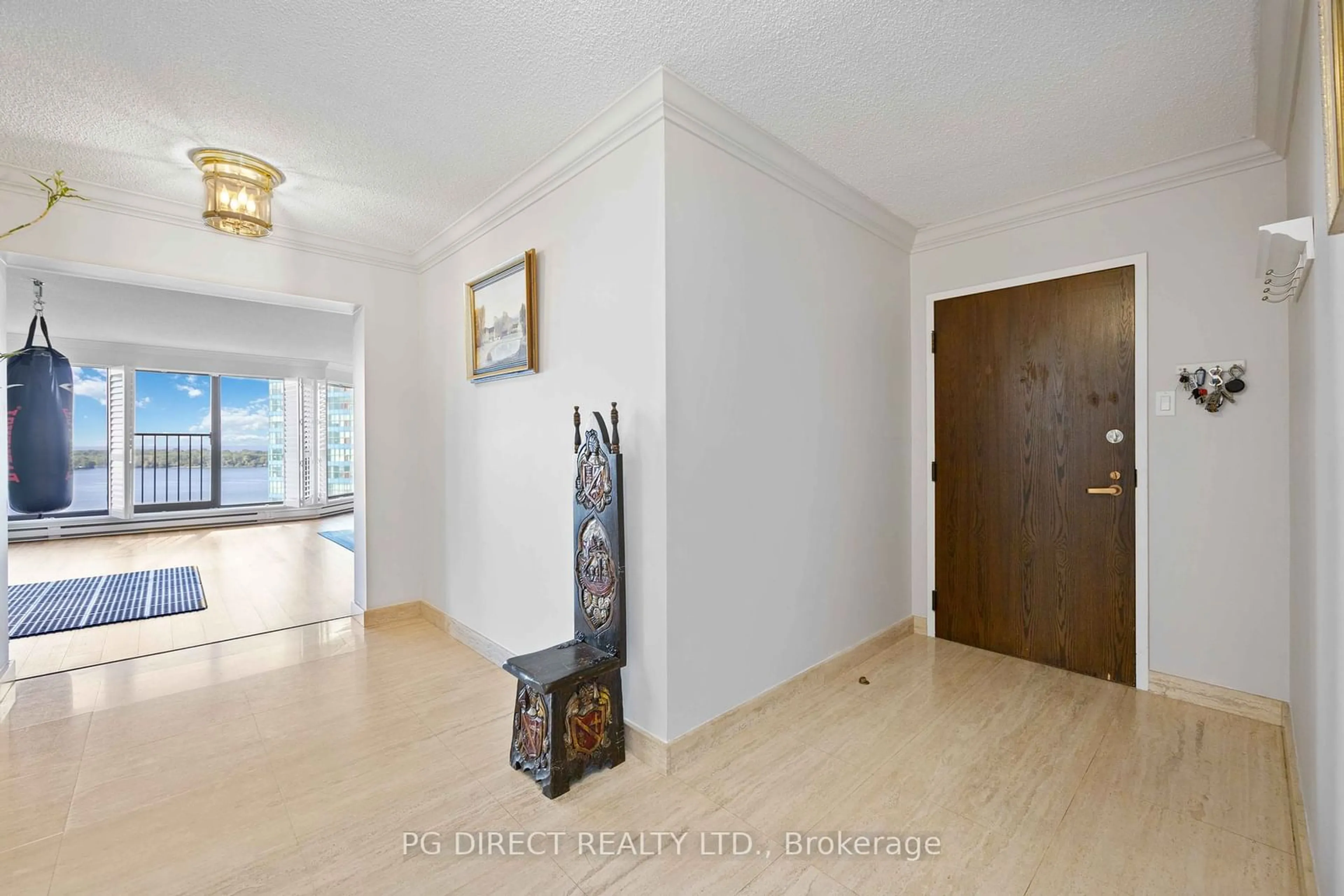 Indoor foyer for 55 Harbour Sq #1911, Toronto Ontario M5J 2L1