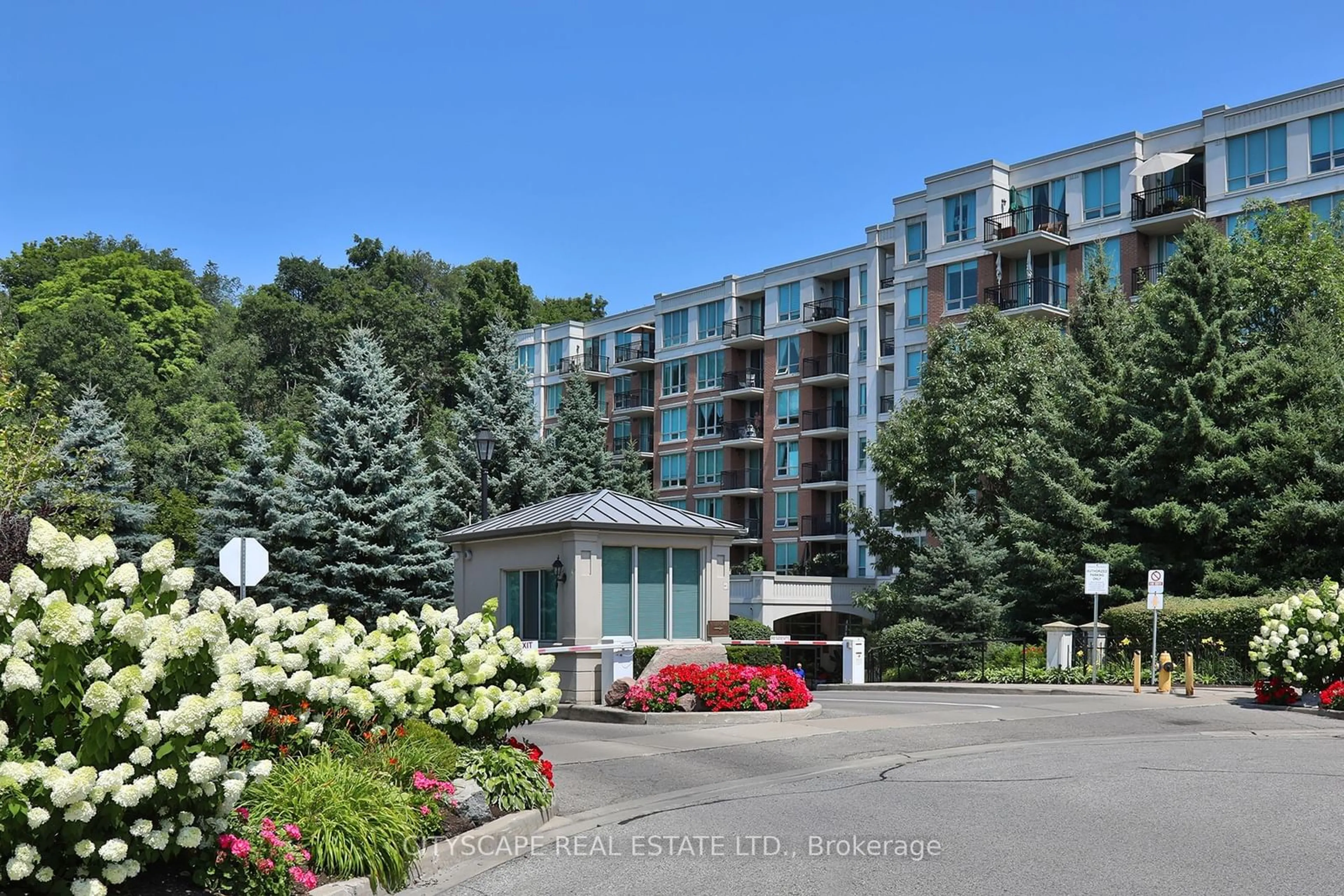 A pic from exterior of the house or condo for 38 William Carson Cres #306, Toronto Ontario M2P 2A1