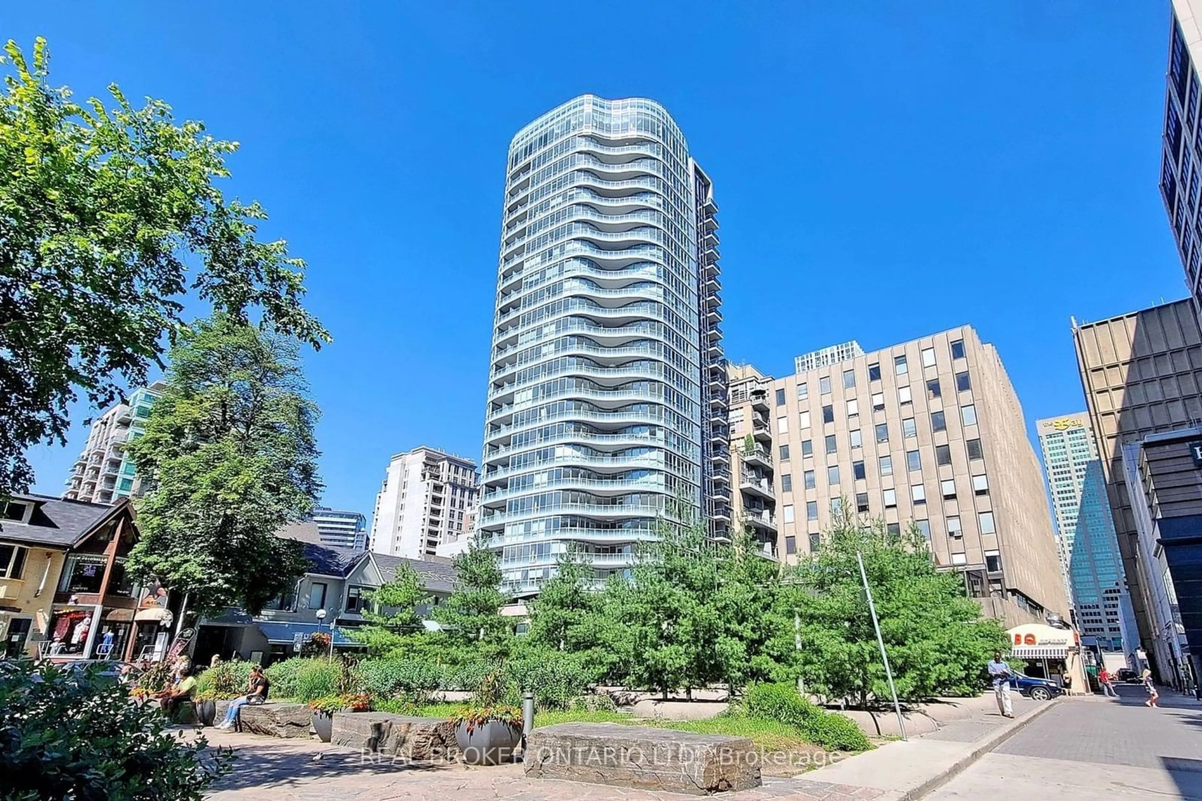 A pic from exterior of the house or condo for 88 Cumberland St #1801, Toronto Ontario M5R 1A3