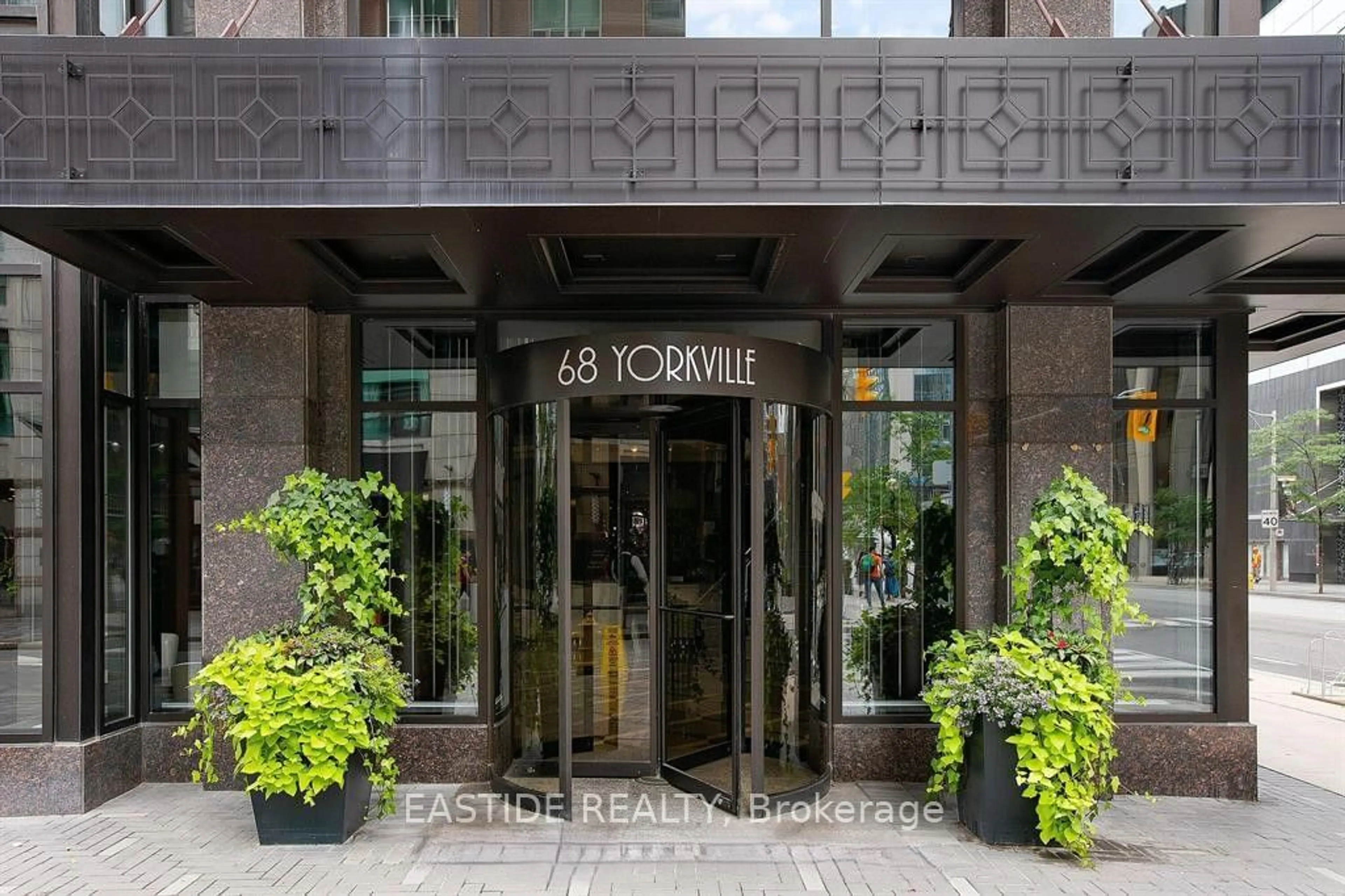 Indoor lobby for 68 Yorkville Ave #303, Toronto Ontario M5R 3V7