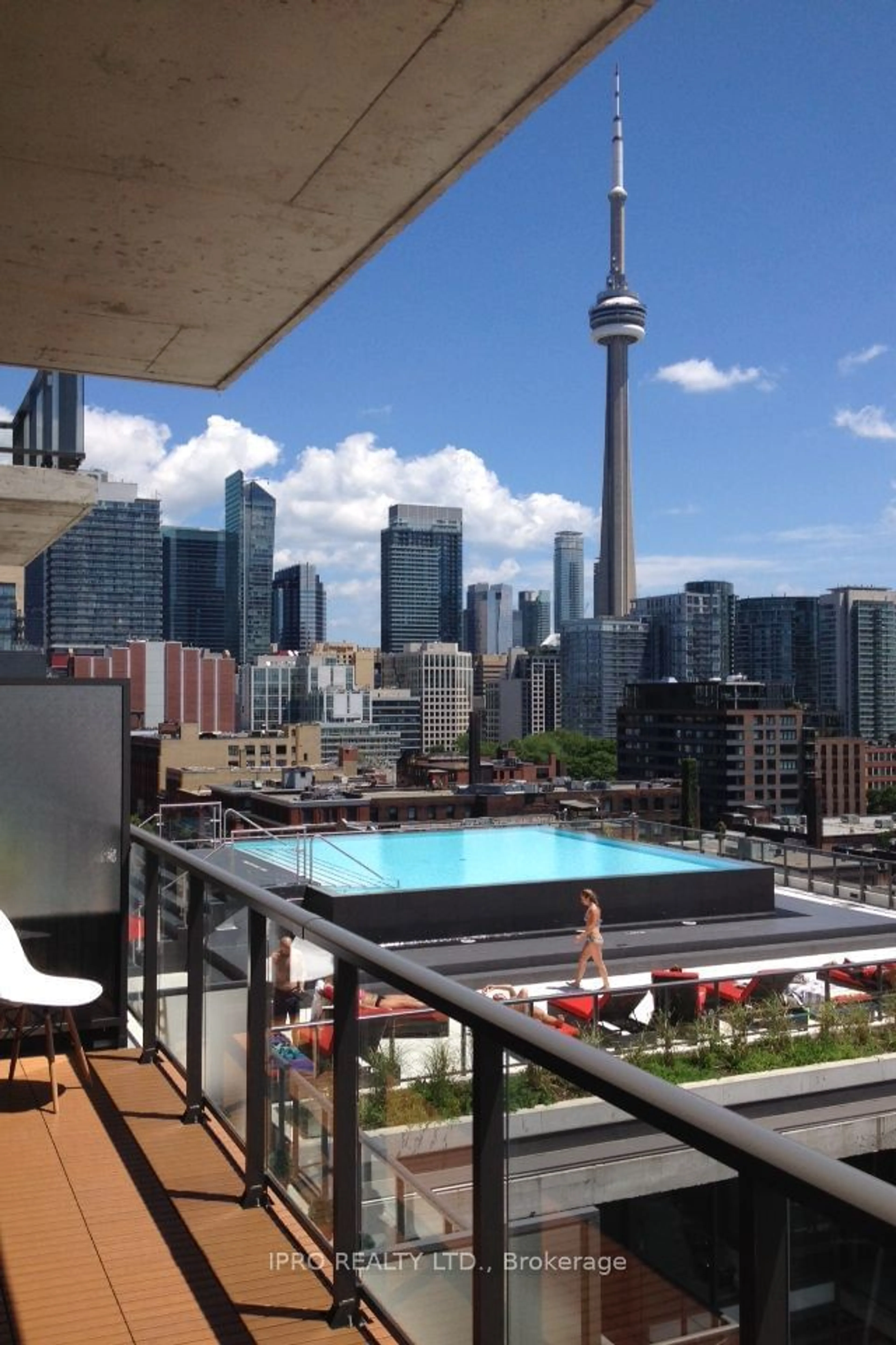 Indoor or outdoor pool for 560 King St #1014, Toronto Ontario M5V 0L6