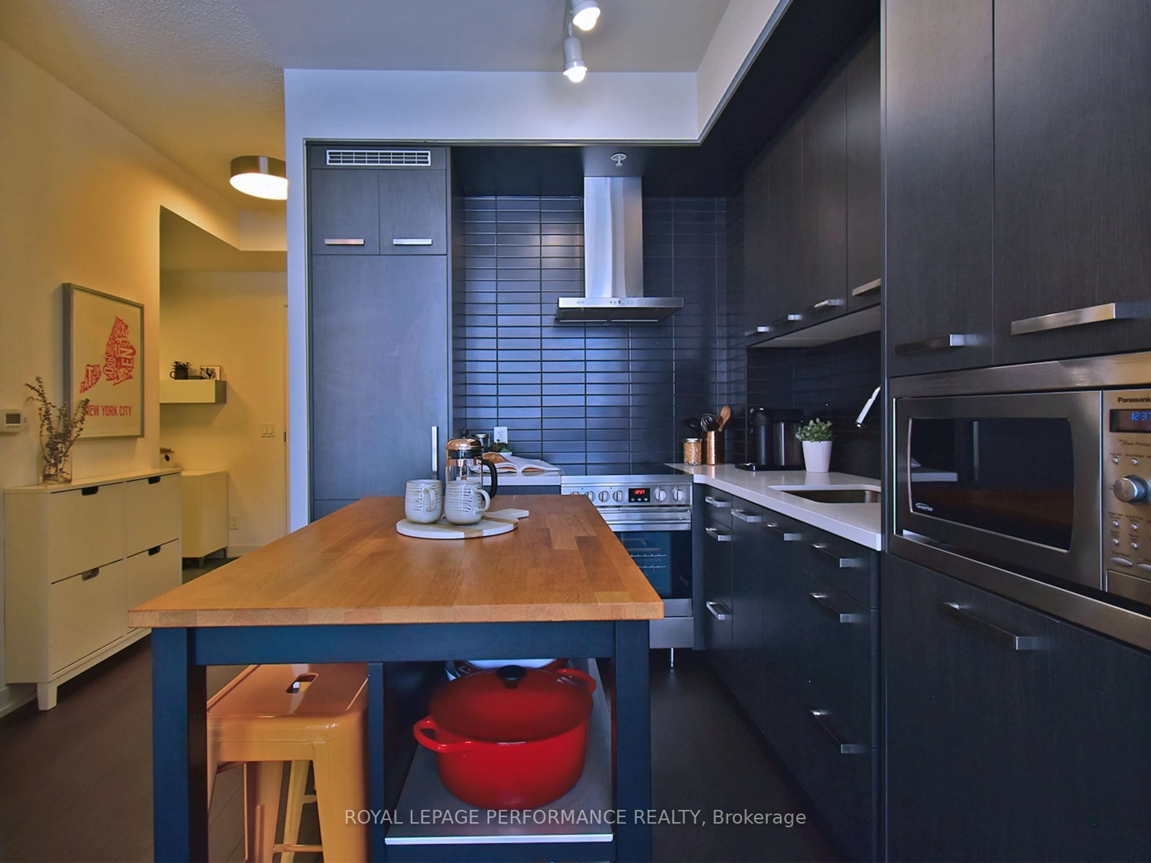 Contemporary kitchen for 455 Front St #N313, Toronto Ontario M5A 0G2