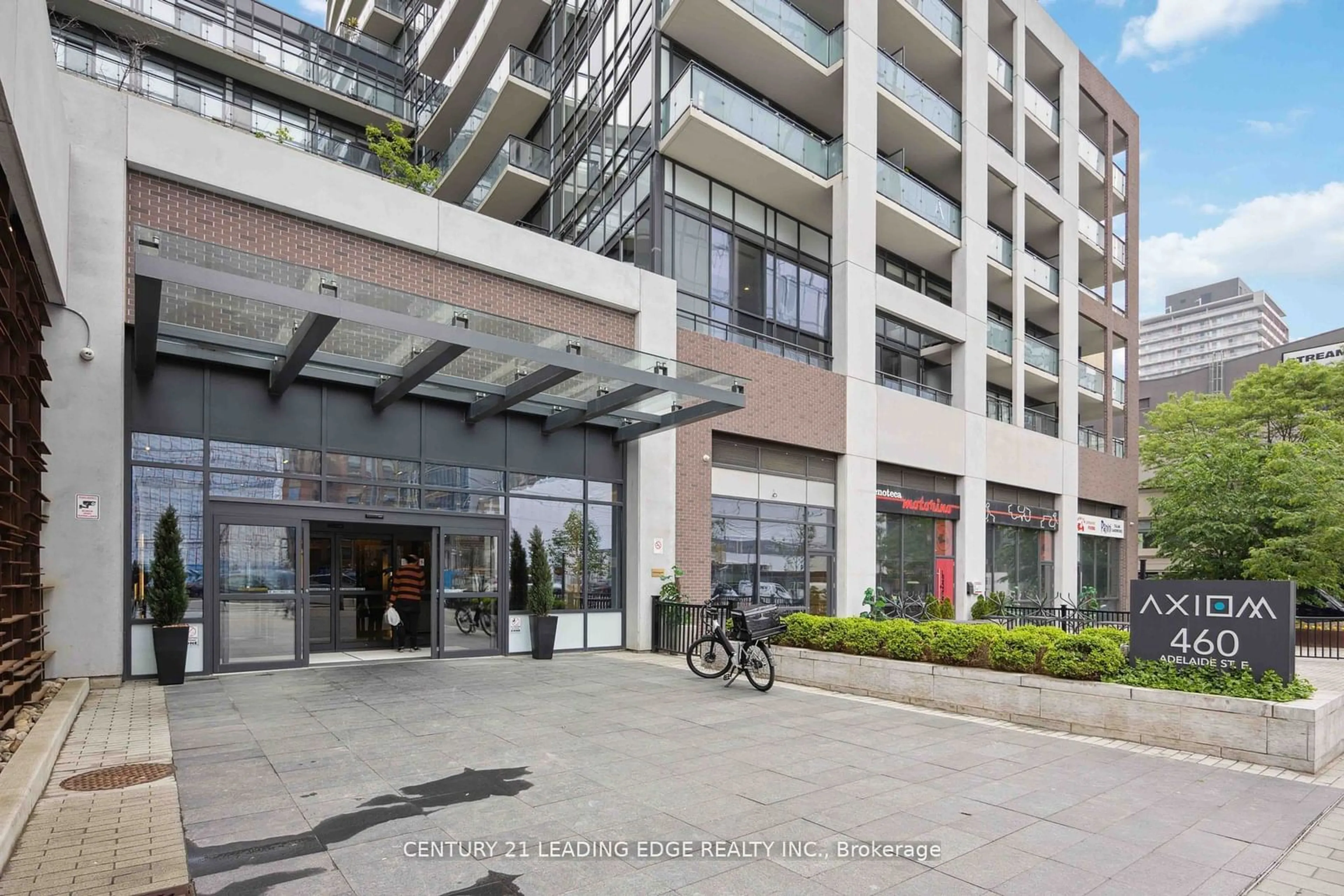 A pic from exterior of the house or condo for 460 ADELAIDE St #1715, Toronto Ontario M5A 0E7
