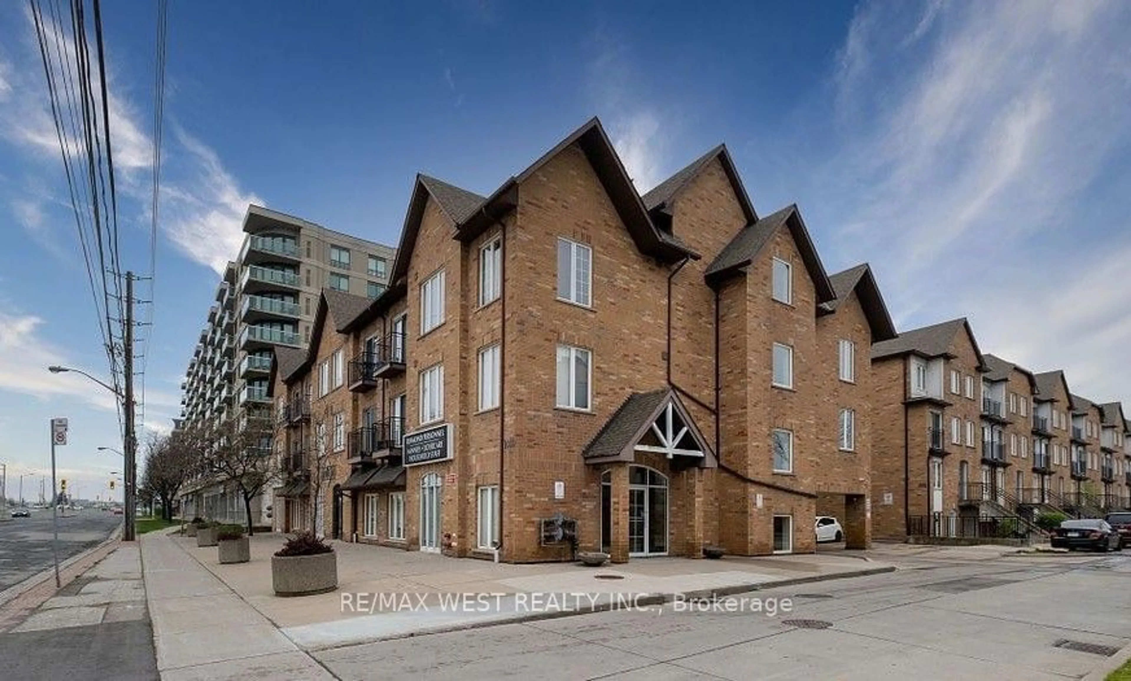 A pic from exterior of the house or condo for 1000 Sheppard Ave #206, Toronto Ontario M3H 2T6