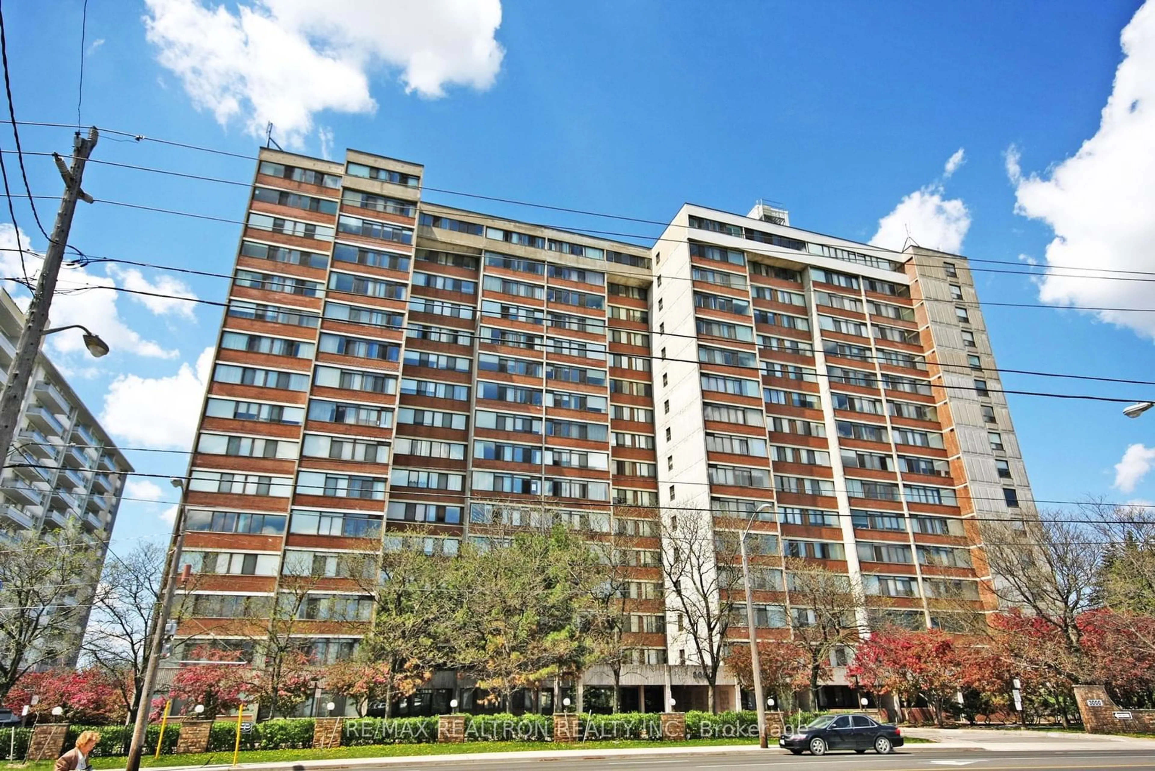 A pic from exterior of the house or condo for 3000 Bathurst St #1105, Toronto Ontario M6B 3B4