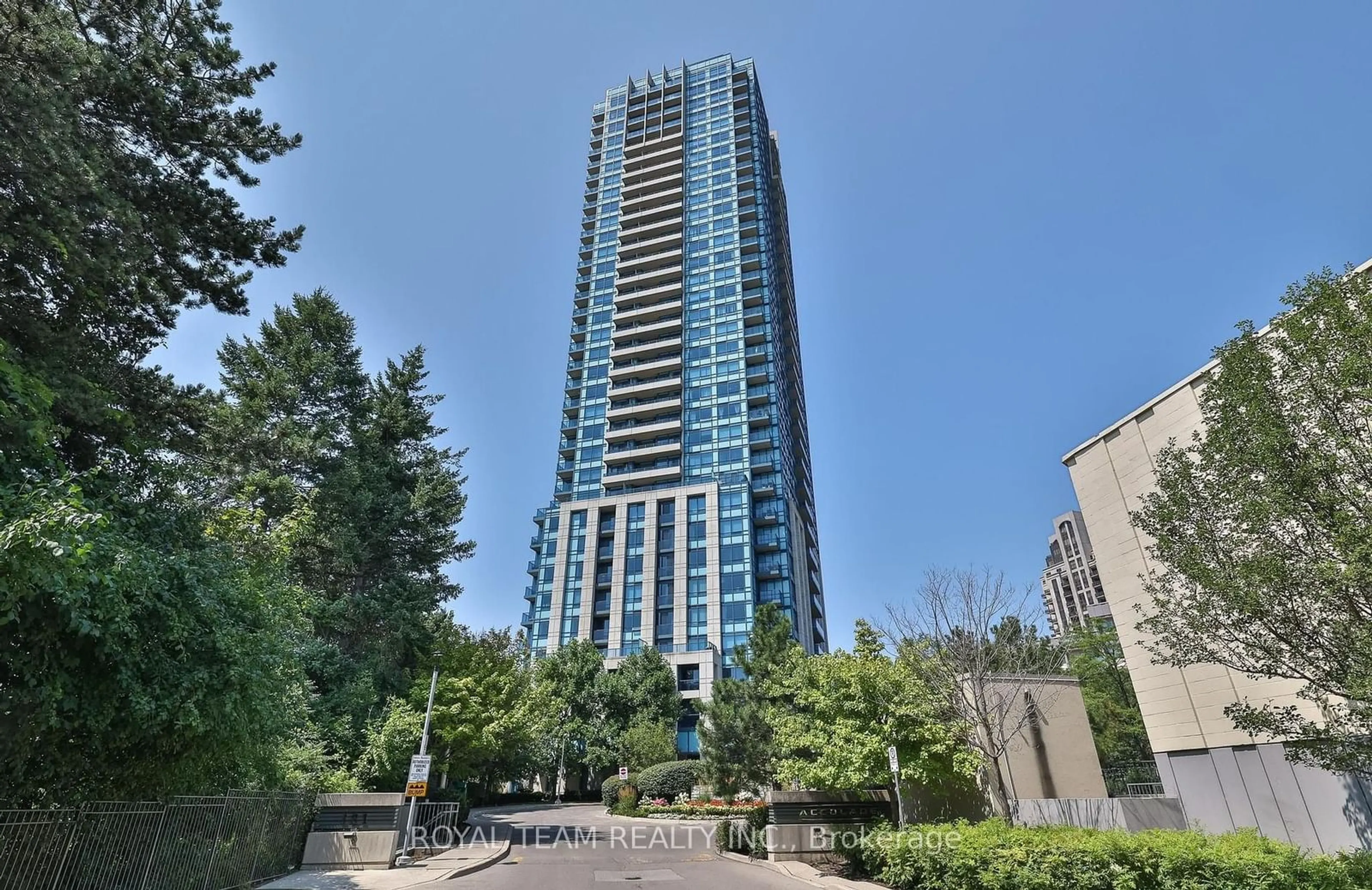 A pic from exterior of the house or condo for 181 Wynford Dr #705, Toronto Ontario M3C 0C6