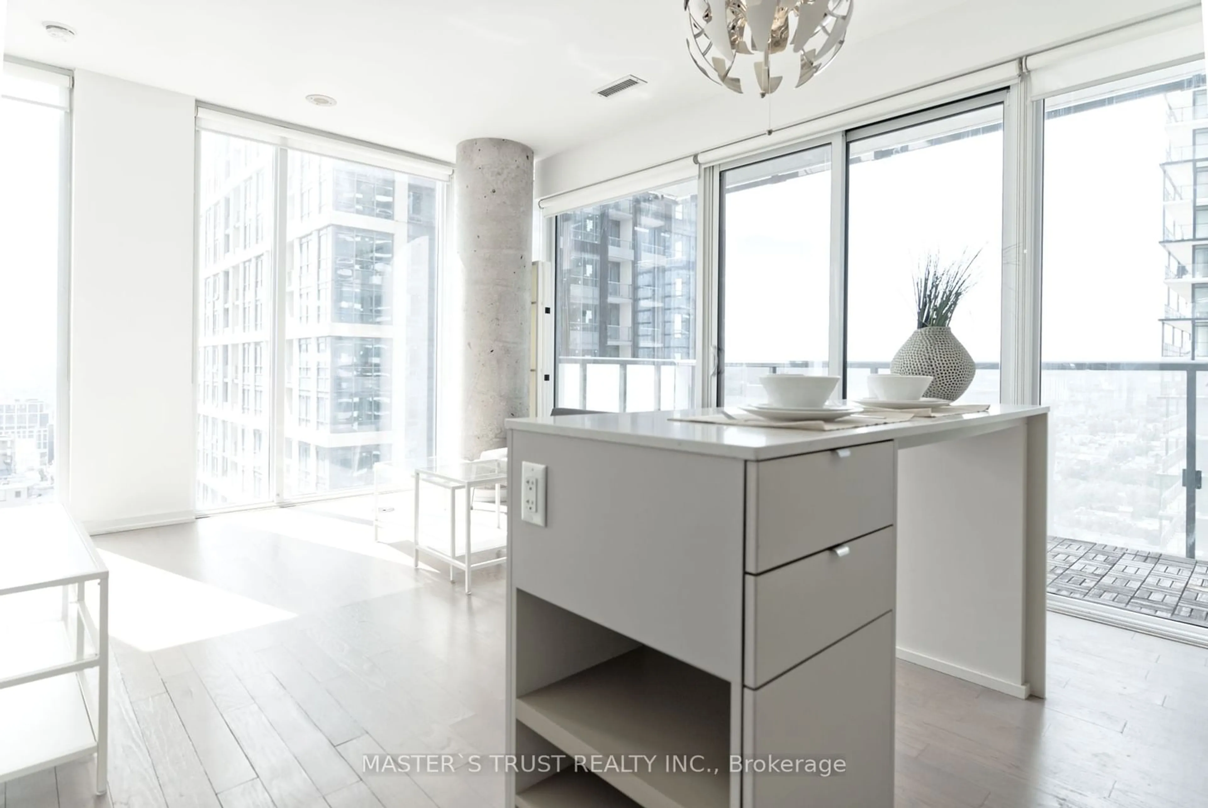Contemporary kitchen for 101 Peter St #2511, Toronto Ontario M5V 0G6