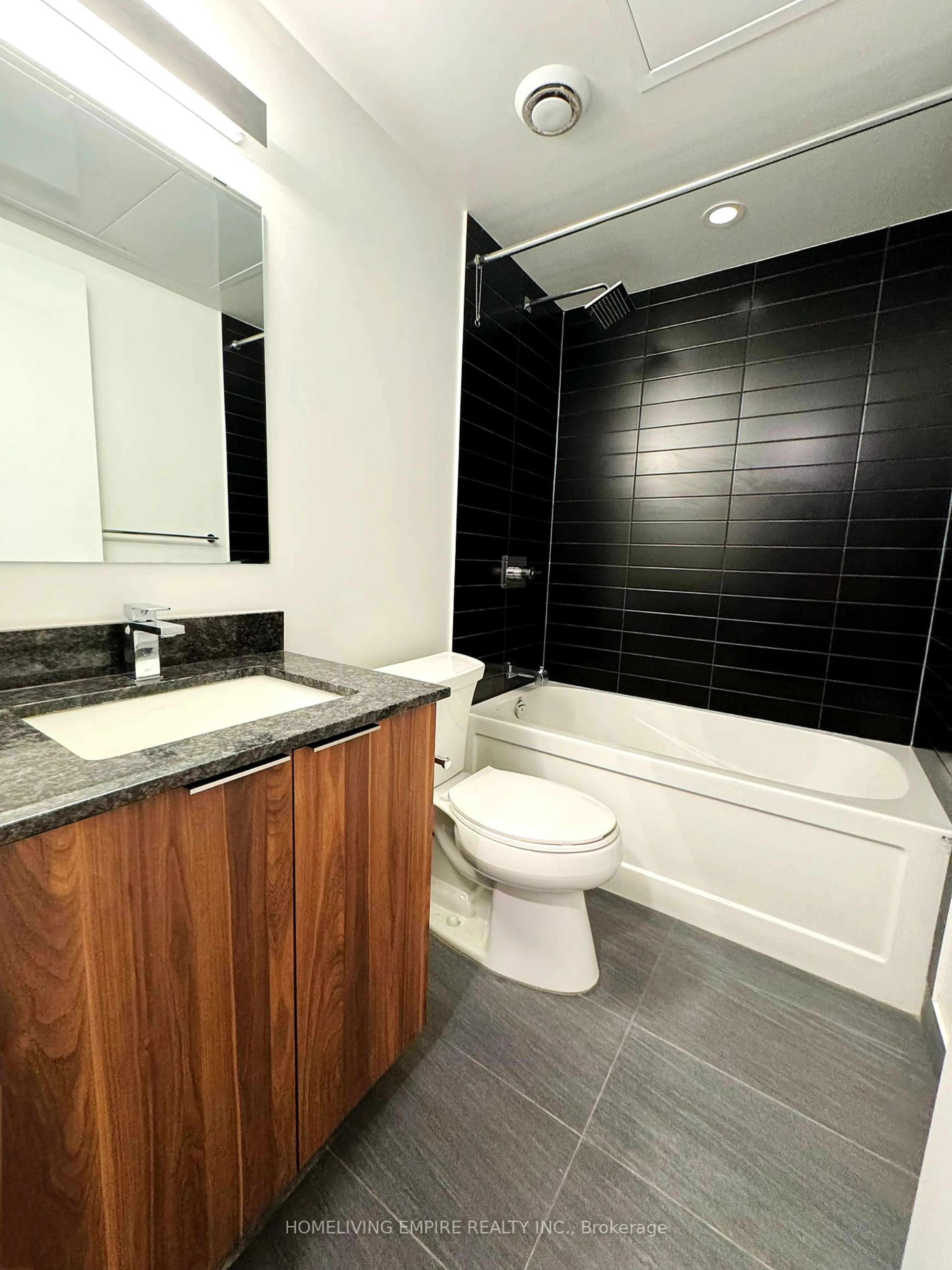 Bathroom for 501 Yonge St #2013, Toronto Ontario M4Y 0G8