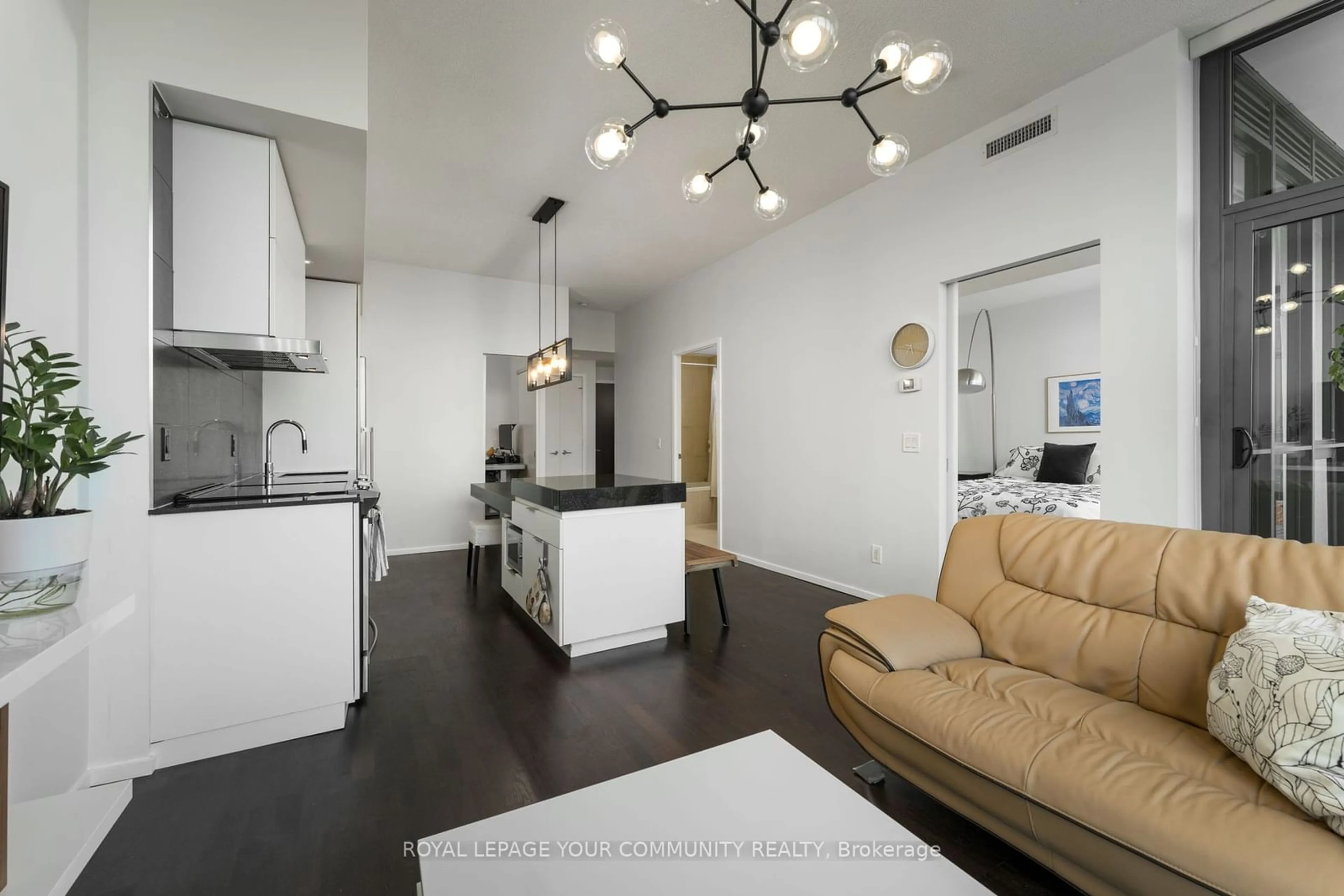 A pic of a room for 101 Charles St #2303, Toronto Ontario M4Y 0A9