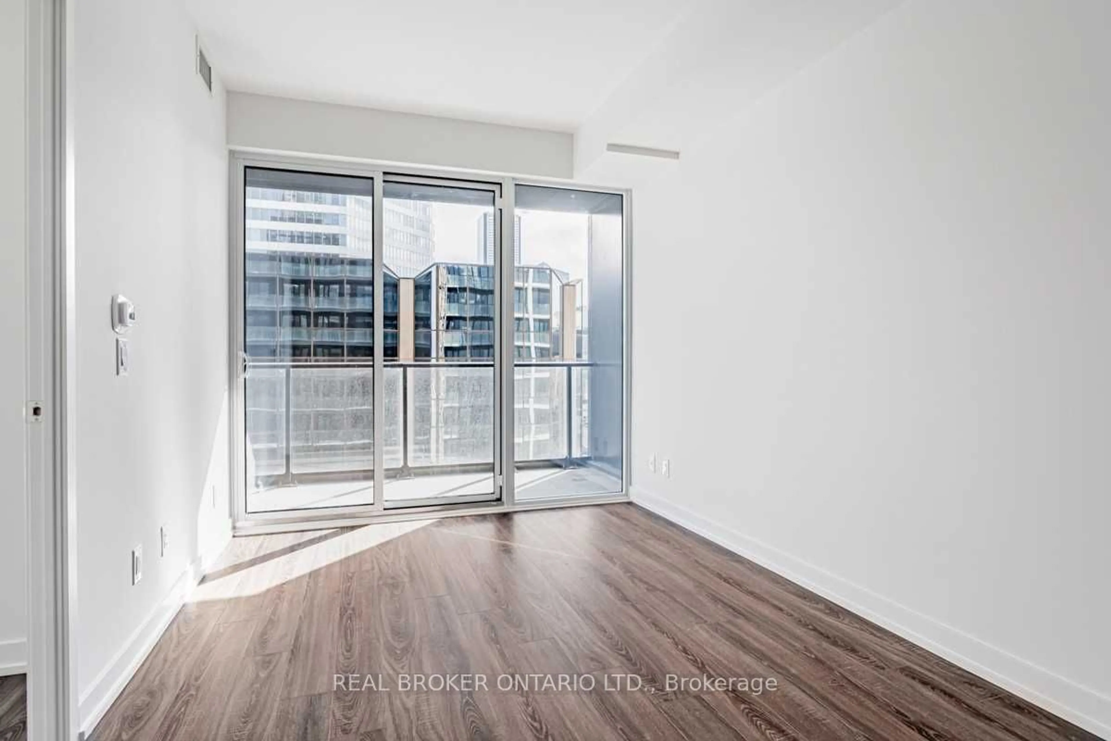A pic of a room for 20 Edward St #1407, Toronto Ontario M5G 1C9