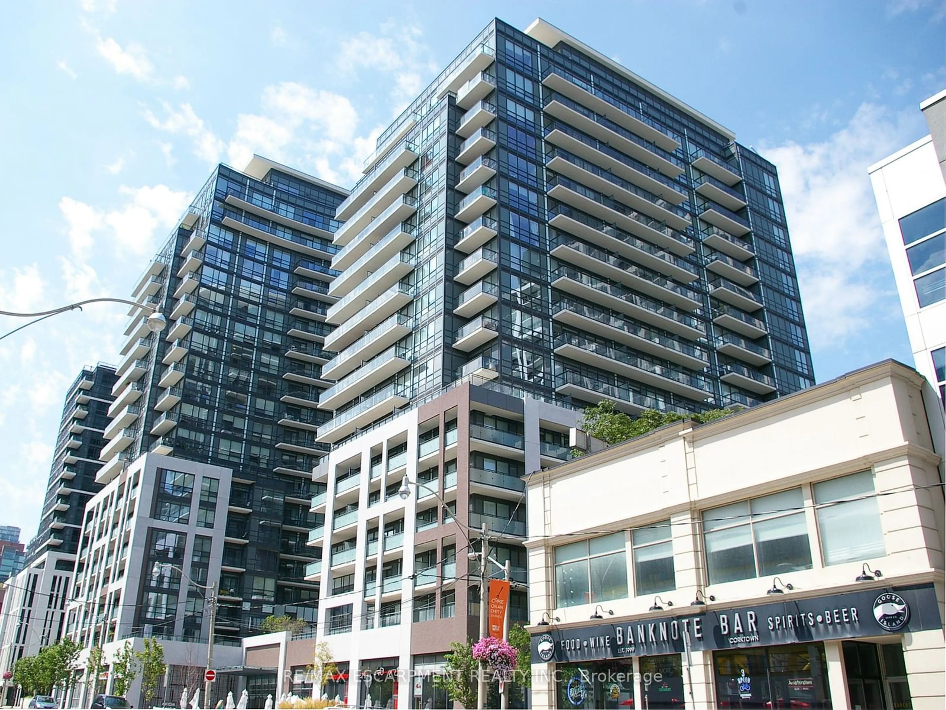A pic from exterior of the house or condo for 460 Adelaide St #622, Toronto Ontario M5A 1N4