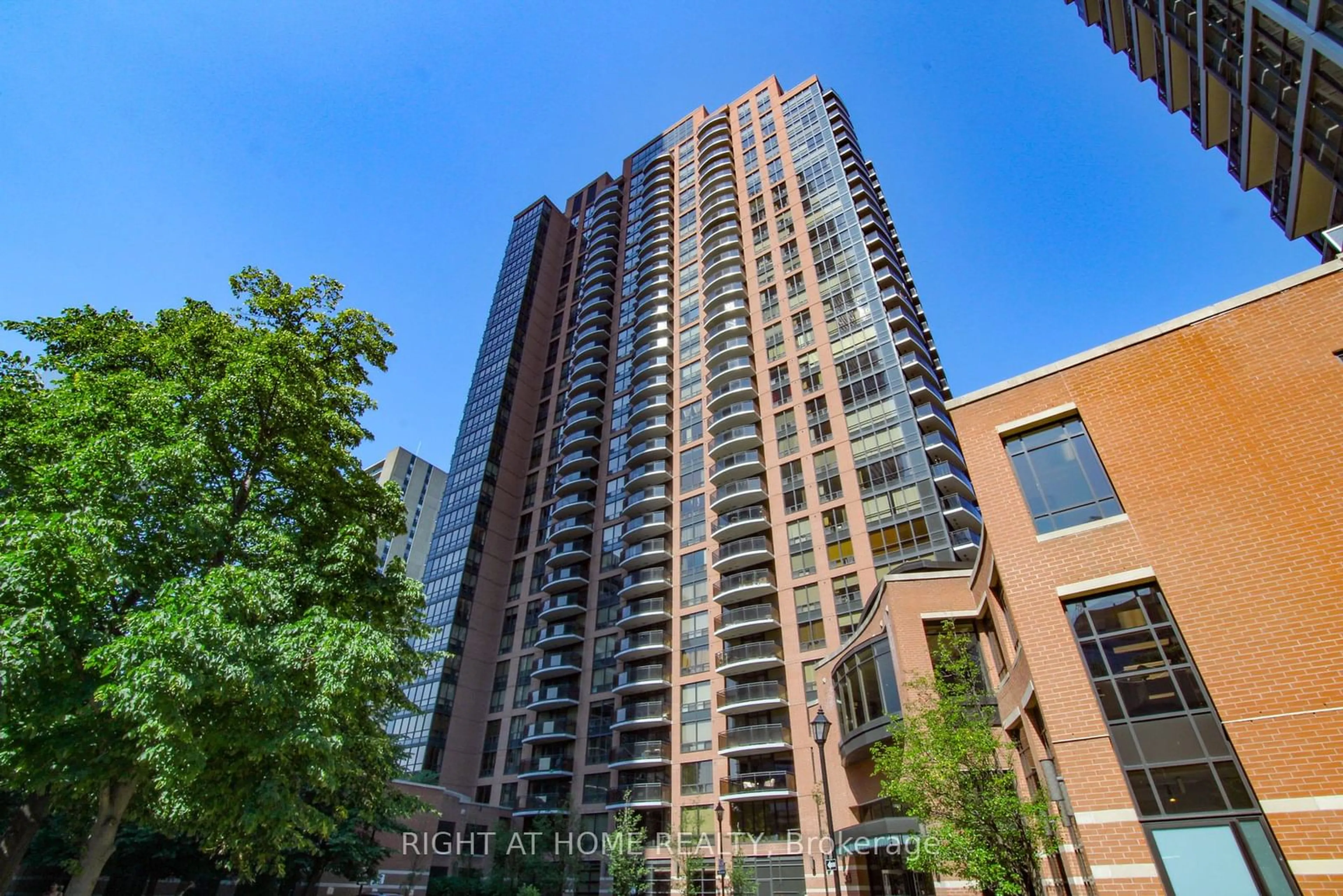 A pic from exterior of the house or condo for 33 Sheppard Ave #1503, Toronto Ontario M2N 7K1