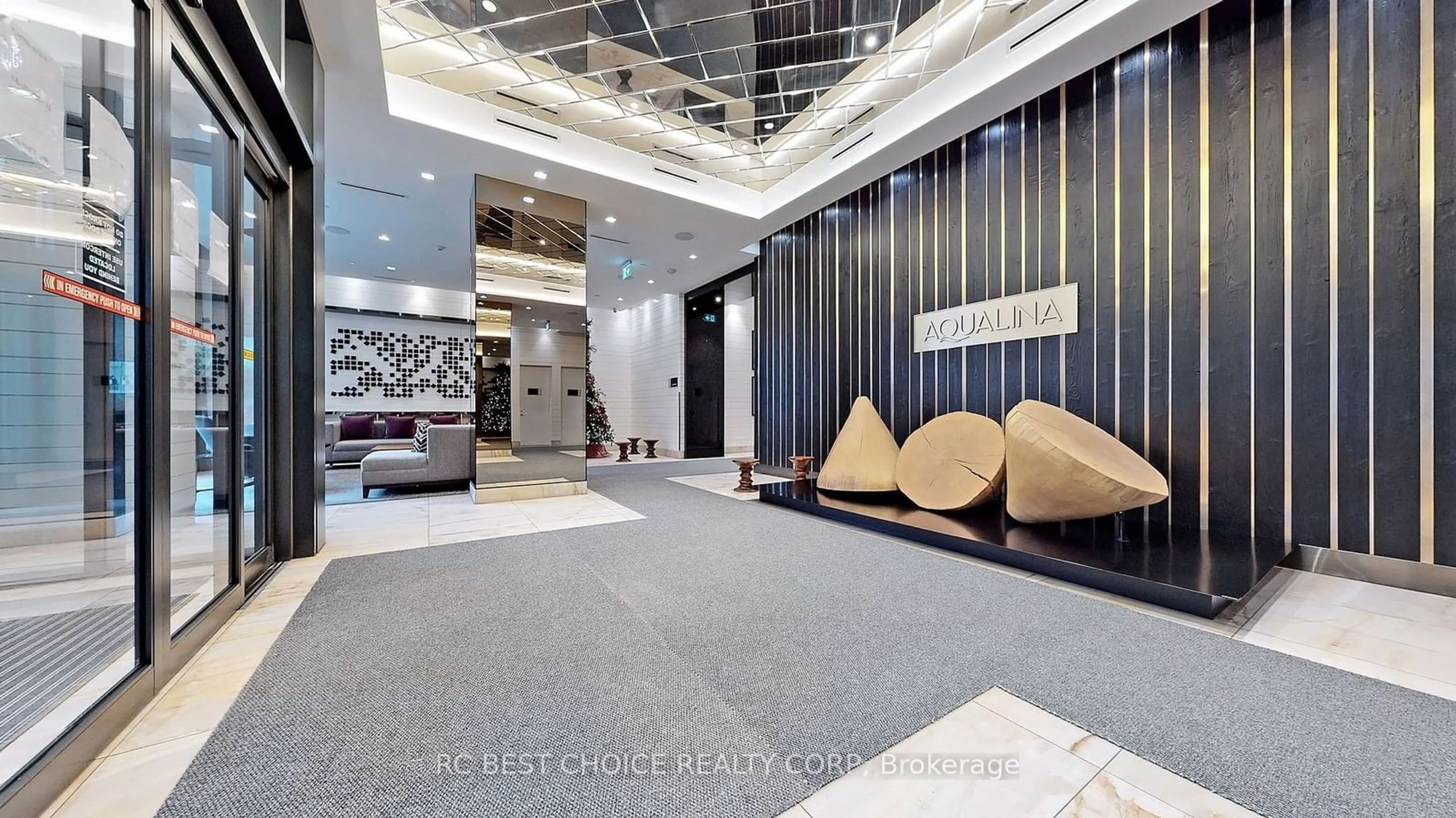 Indoor lobby, ceramic floors for 55 Merchants' Wharf St #723, Toronto Ontario M5A 0P2