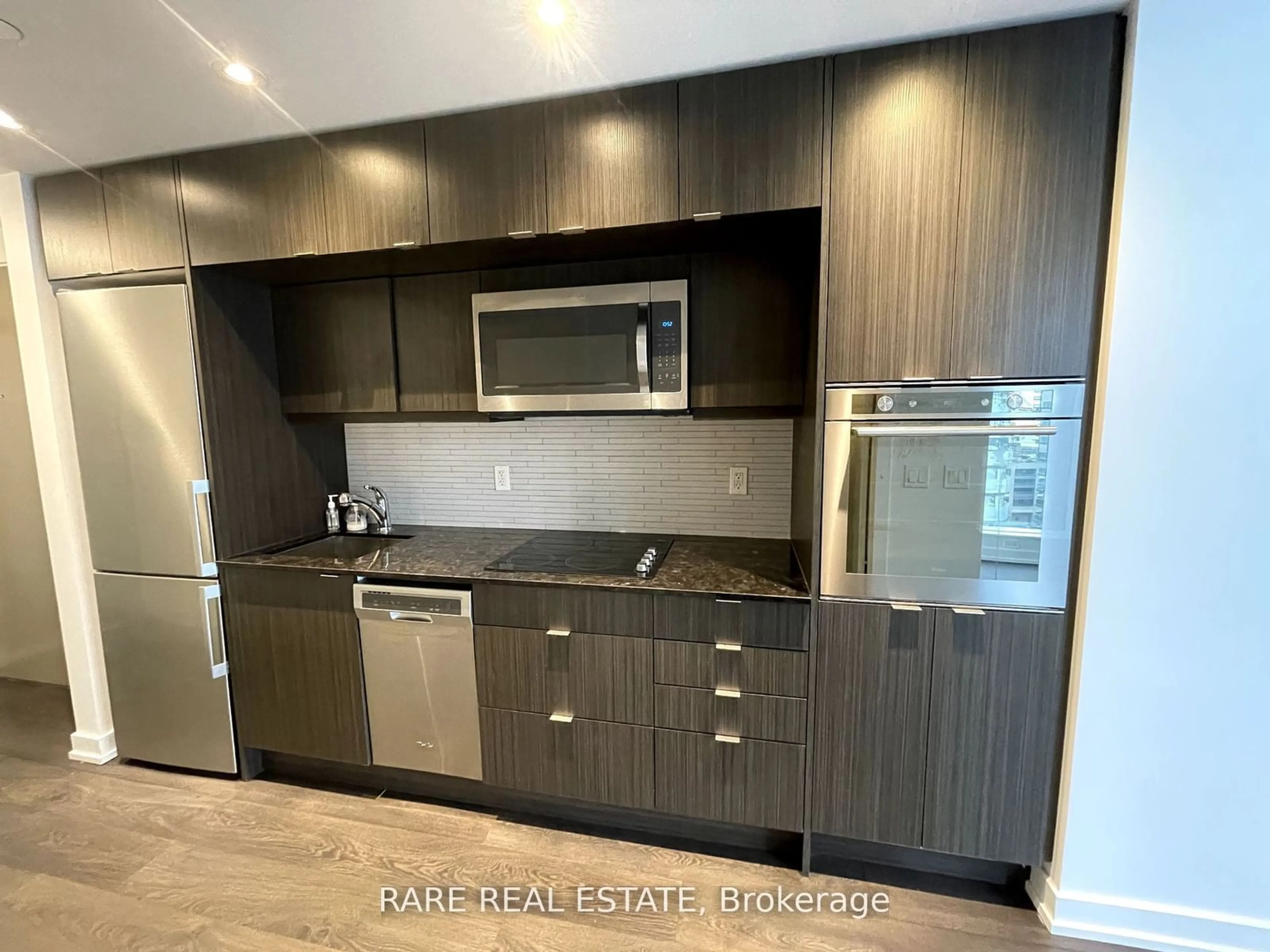 Standard kitchen for 10 York St #1311, Toronto Ontario M5J 0E1