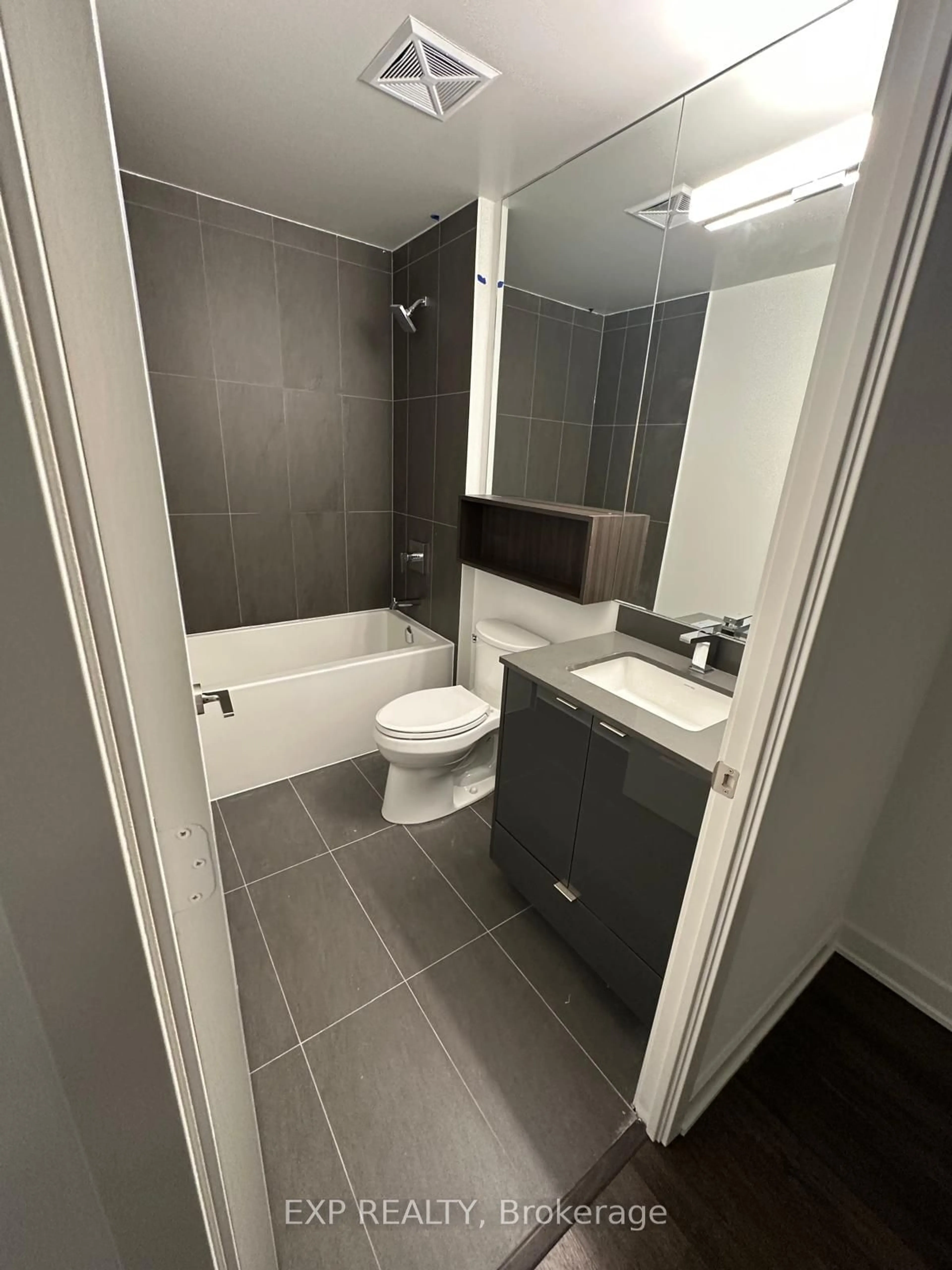 Bathroom for 100 Dalhousie St #803, Toronto Ontario M5B 1E1