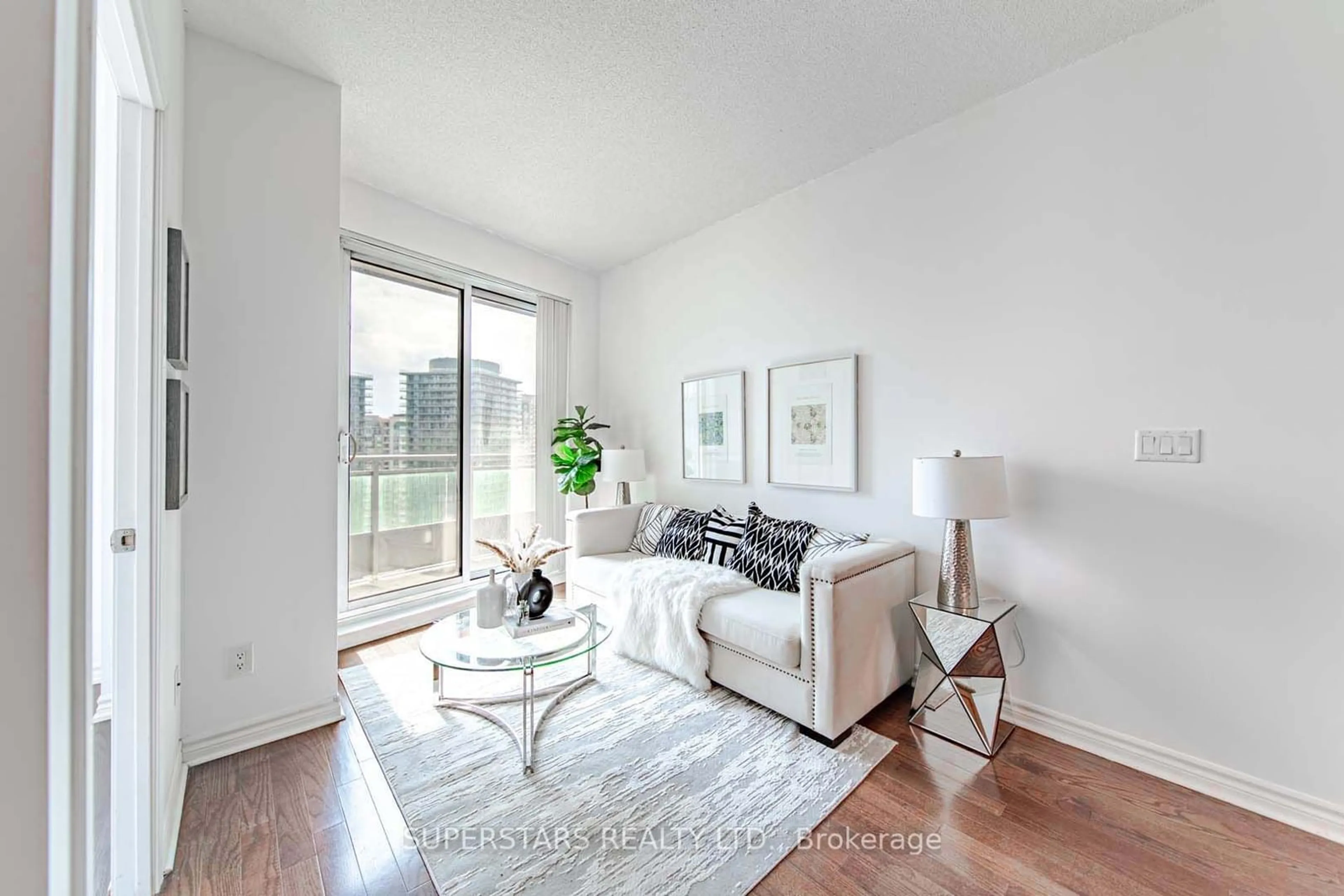 Living room for 18 Holmes Ave #1706, Toronto Ontario M2N 0E1