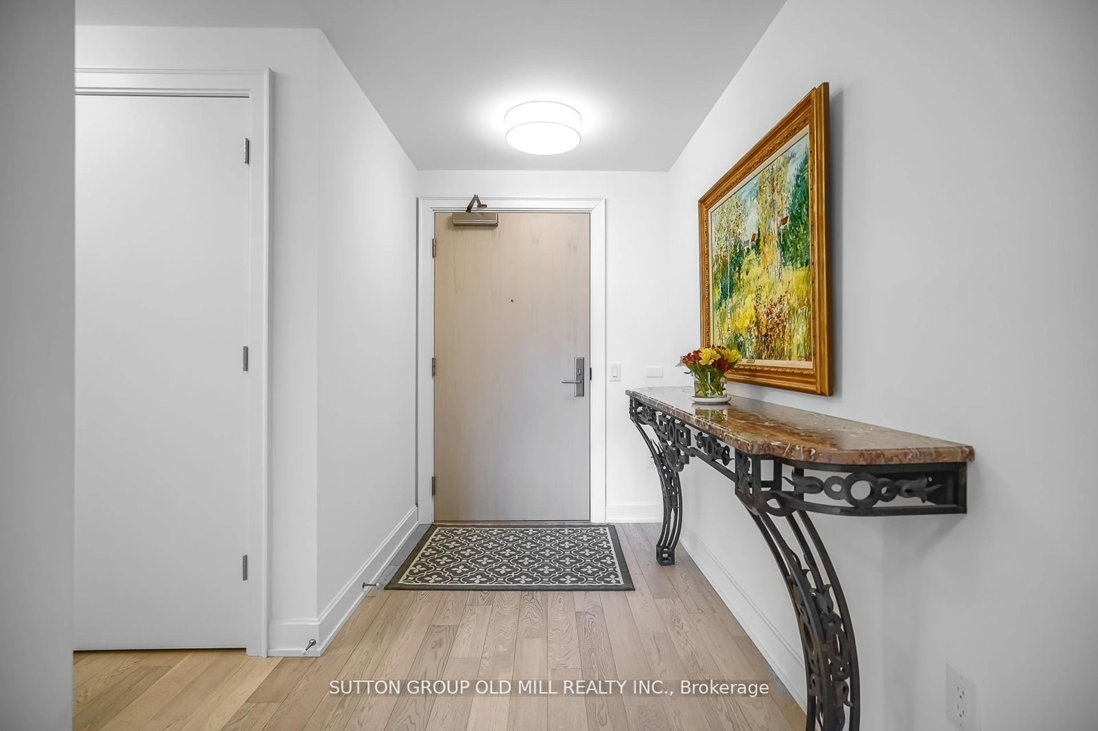 Indoor entryway, wood floors for 1 Strathgowan Ave #412, Toronto Ontario M4N 0B3