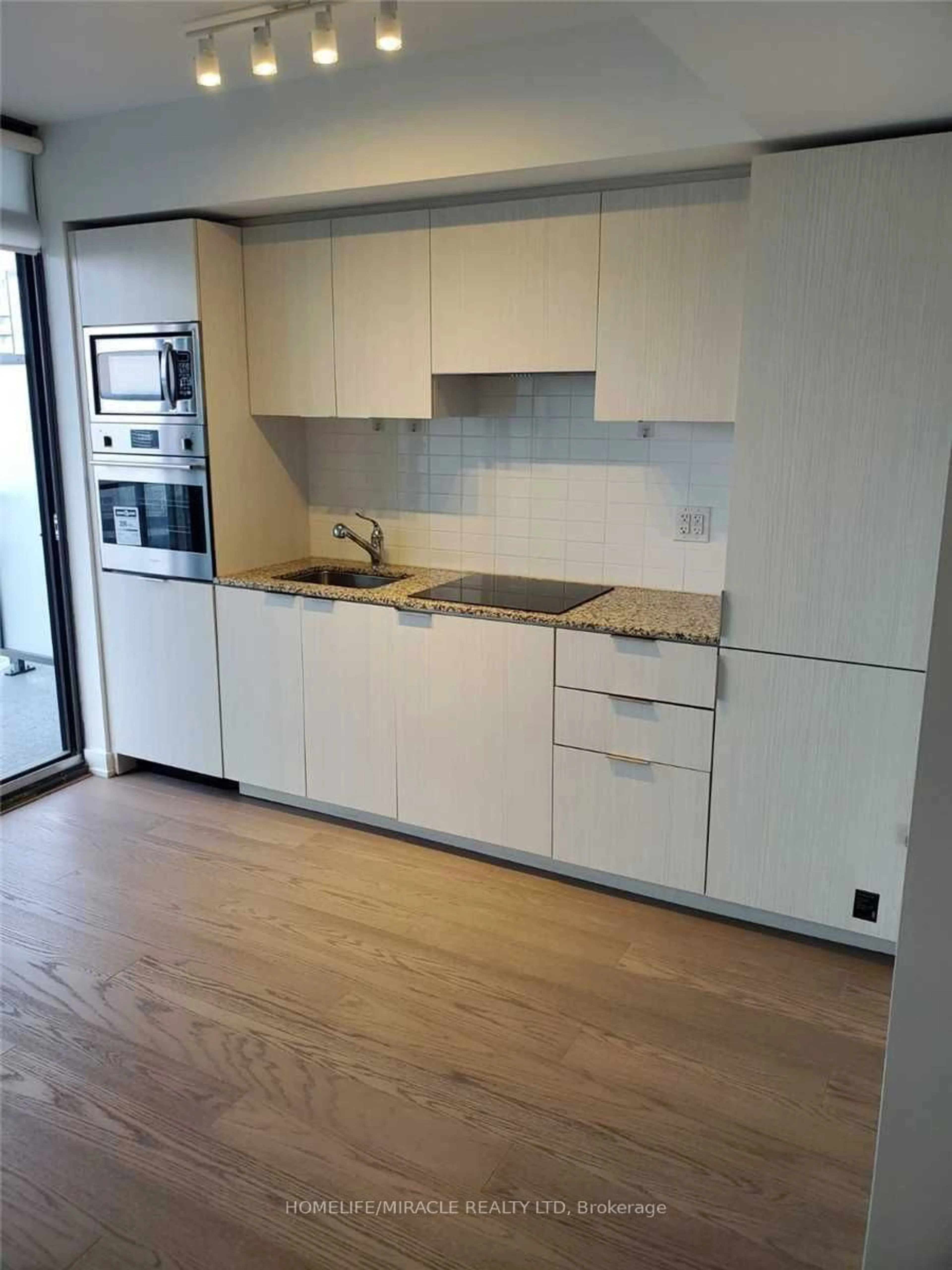 Kitchen for 11 Wellesley St #3910, Toronto Ontario M4Y 0G4