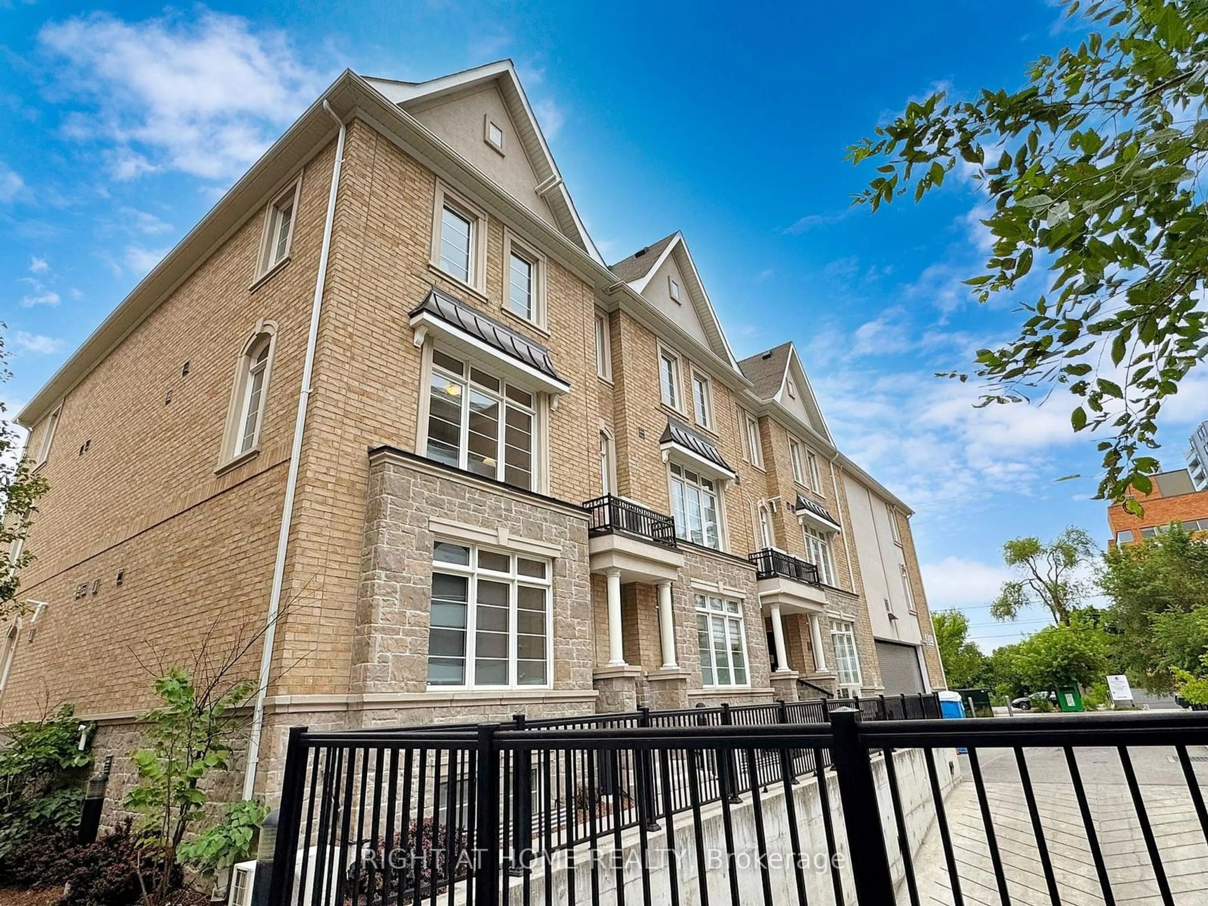 Outside view for 37 Drewry Ave #16, Toronto Ontario M2M 0B4