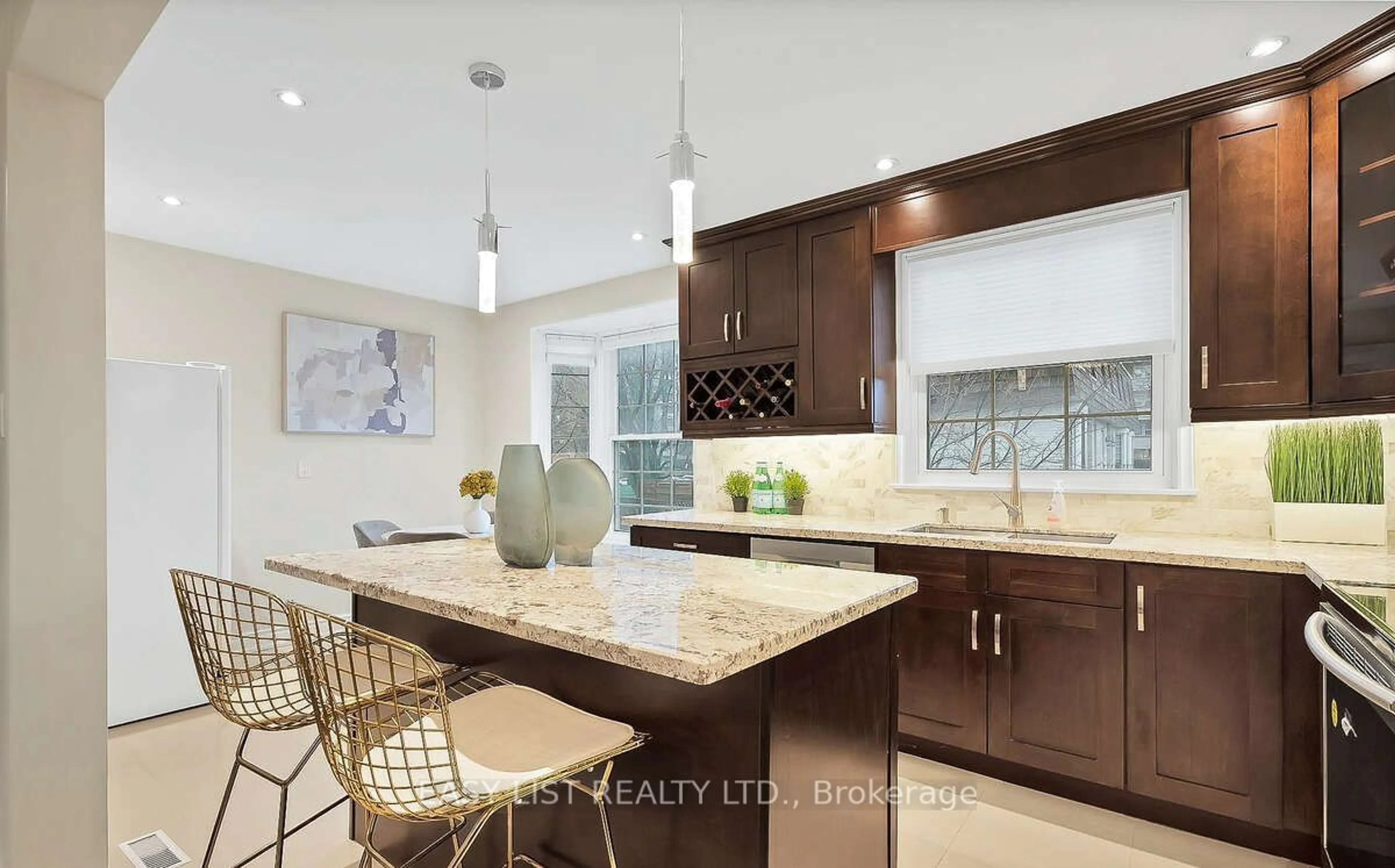 Contemporary kitchen, wood floors, mountain for 11 Stonedale Plwy, Toronto Ontario M3B 1W2