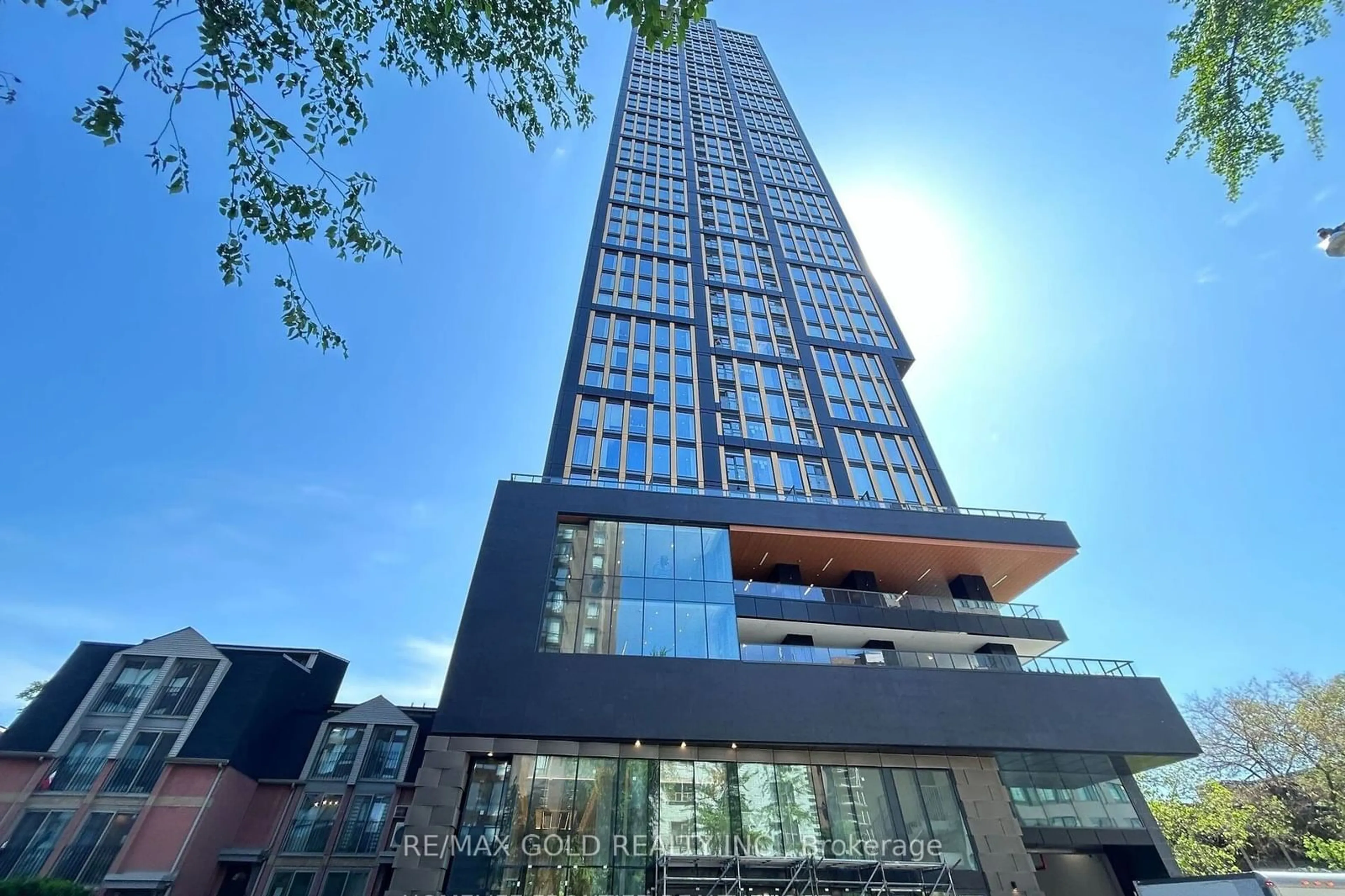 Outside view for 319 Jarvis St #2615, Toronto Ontario M5B 0C8