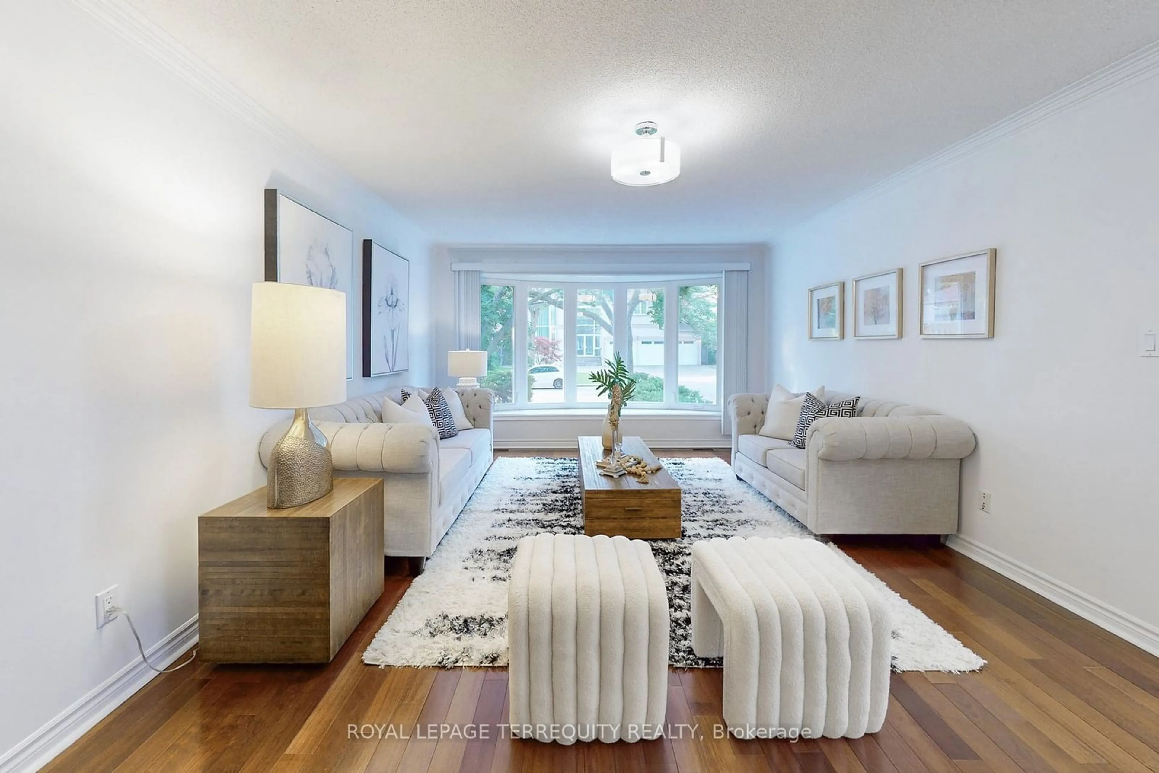 Living room for 219 Dunview Ave, Toronto Ontario M2N 4H9