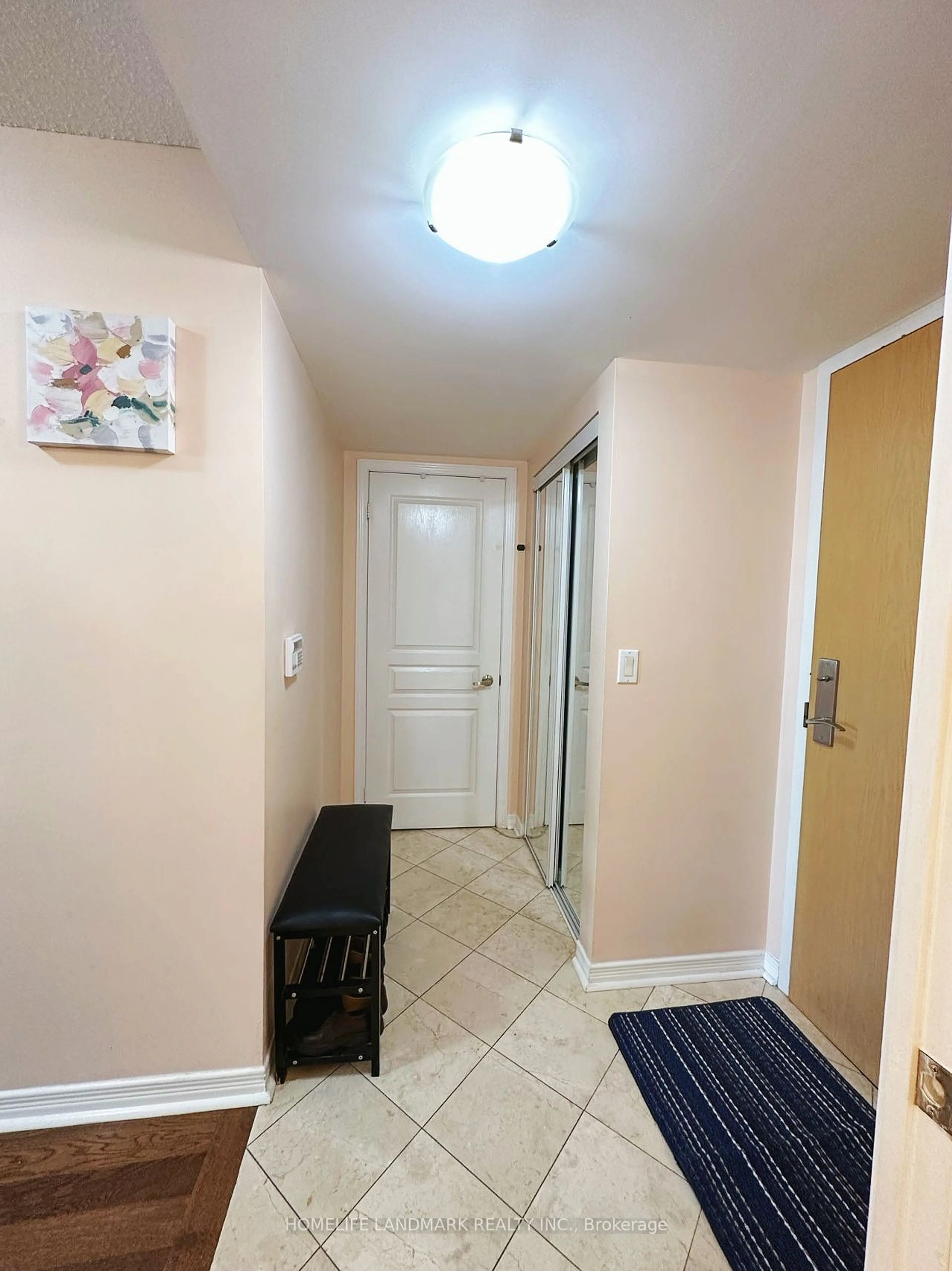 Indoor entryway for 509 Beecroft Rd #1212, Toronto Ontario M2N 0A3