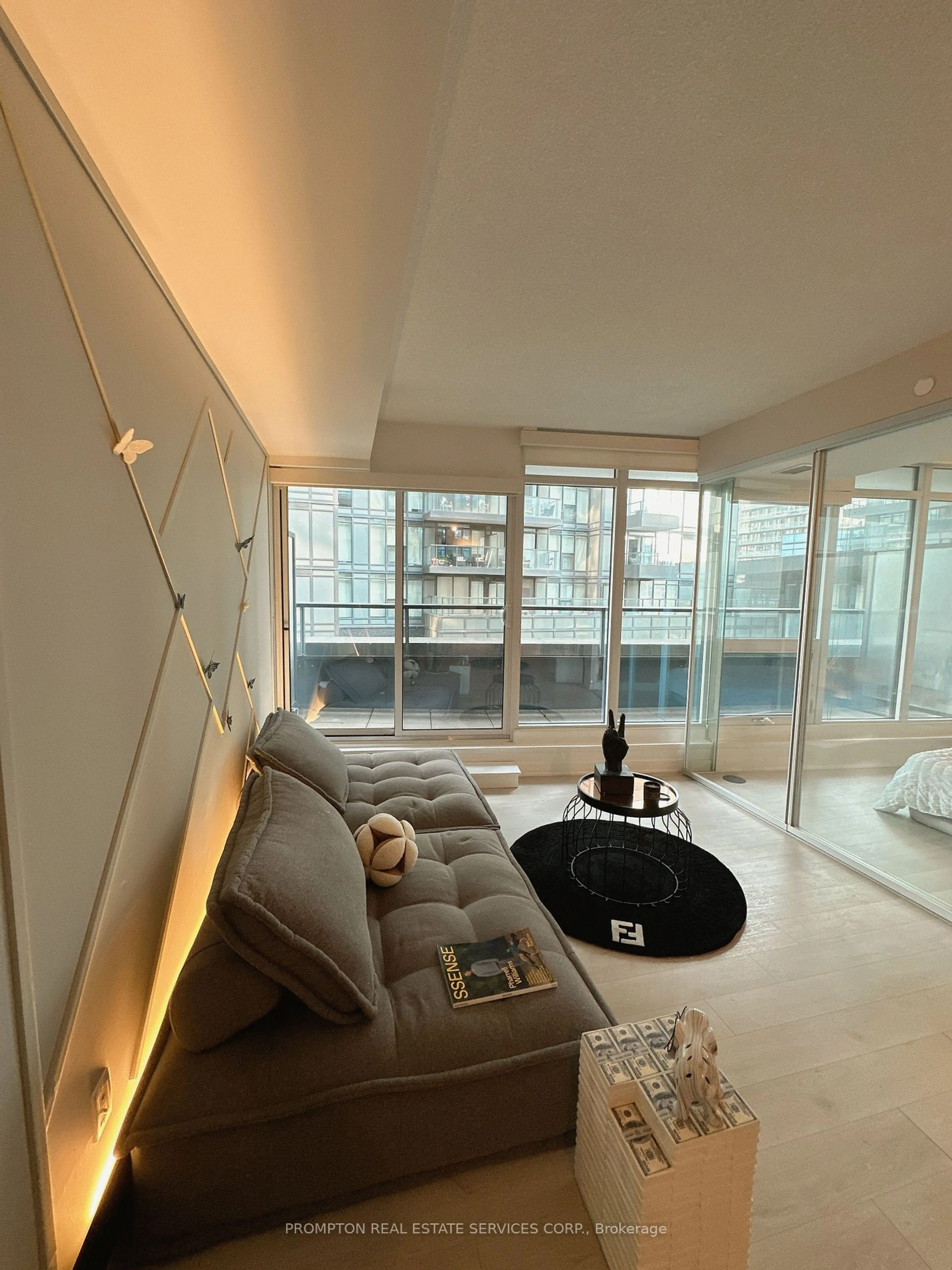 Living room for 90 Queens  Wharf Rd #206, Toronto Ontario M5V 0J4