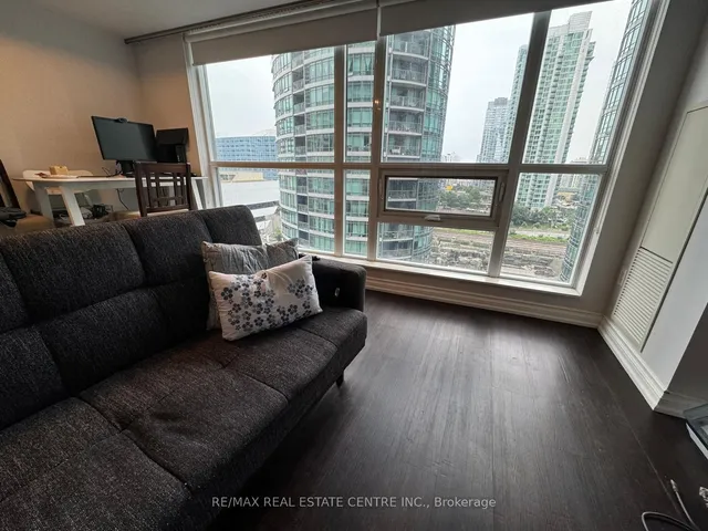 Additional image 5 of 20 Blue Jays Way Unit 1019