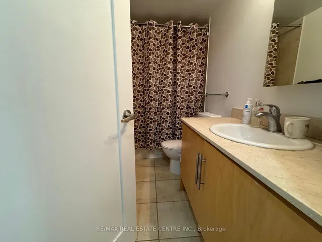 Additional image 4 of 20 Blue Jays Way Unit 1019