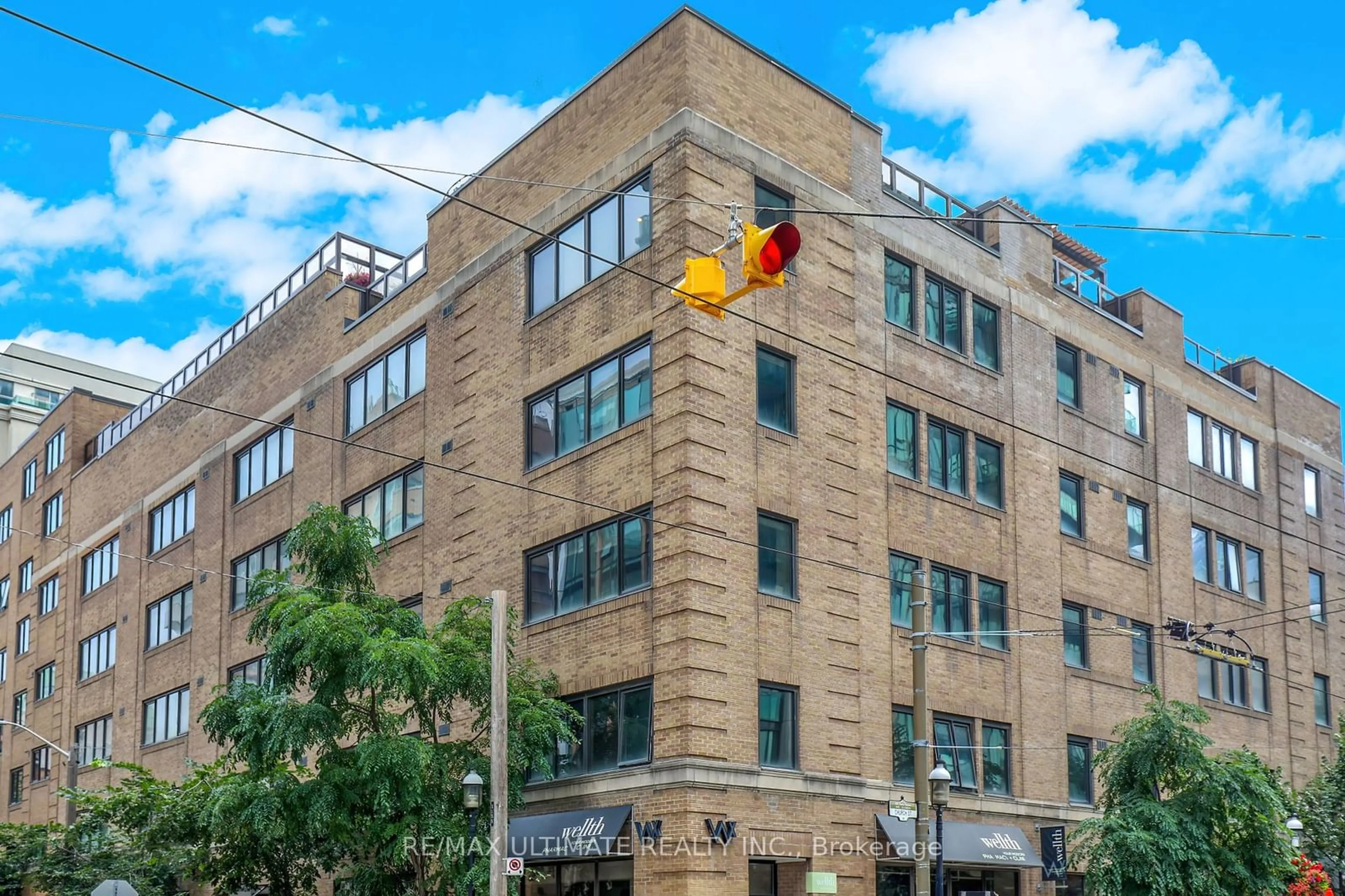 A pic from exterior of the house or condo, the front or back of building for 55 Lombard St #304, Toronto Ontario M5C 2R7