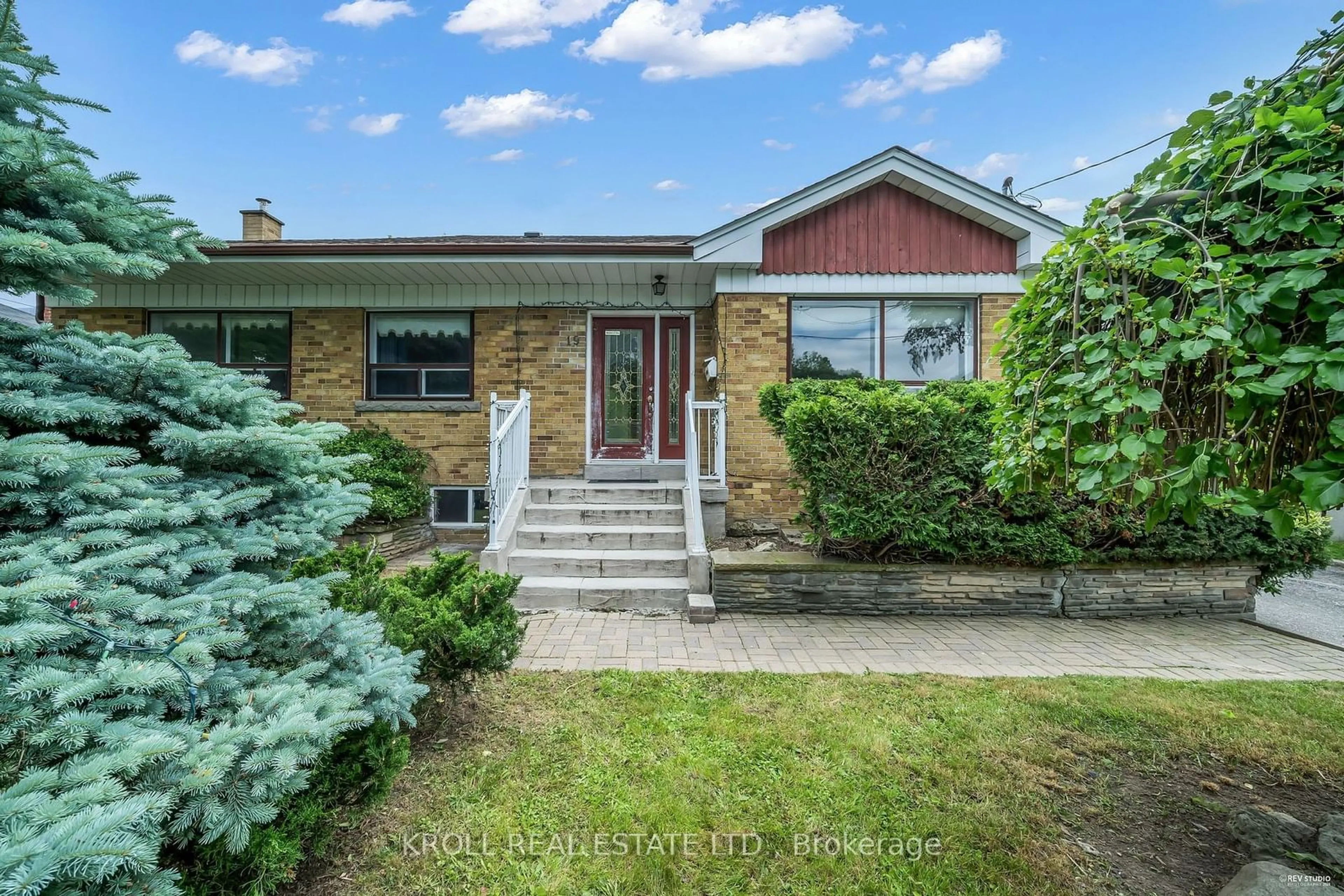 Frontside or backside of a home for 19 Dallas Rd, Toronto Ontario M2R 2J3